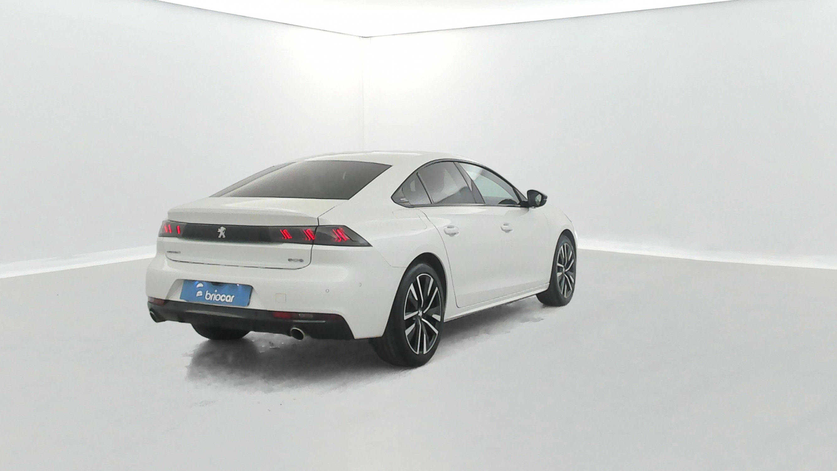 Vente en ligne Peugeot 508 HYBRID 225ch GT e-EAT8 Suréquipé au prix de 17 990 €