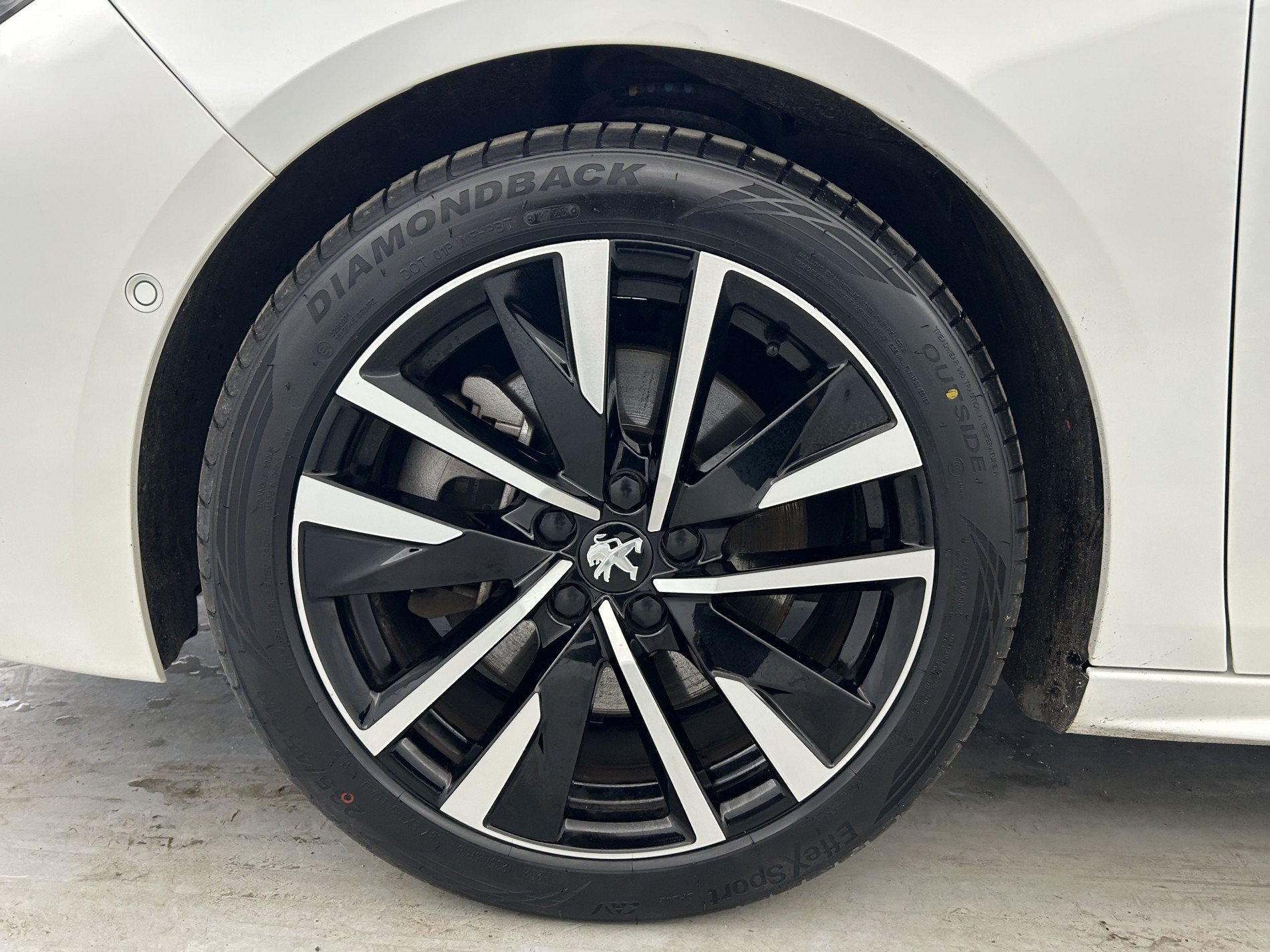 Vente en ligne Peugeot 508 HYBRID 225ch GT e-EAT8 Suréquipé au prix de 17 990 €