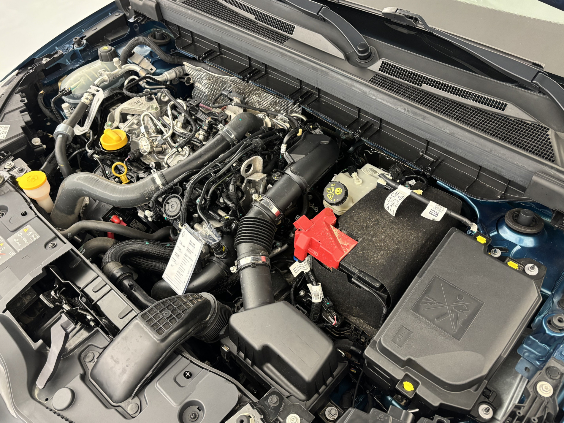 Vente en ligne Renault Arkana 1.3 TCe mild hybrid 140ch Evolution EDC au prix de 17 990 €