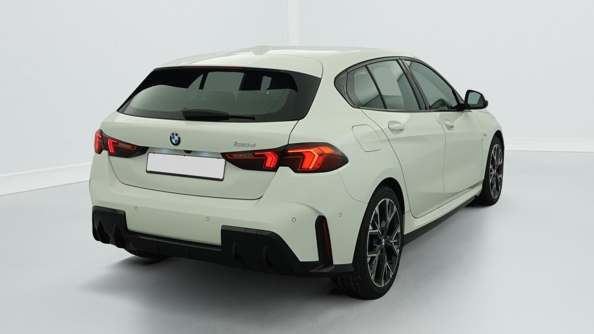 Vente en ligne Bmw Série 1 120d 163 ch DKG7 M Sport au prix de 33 660 €