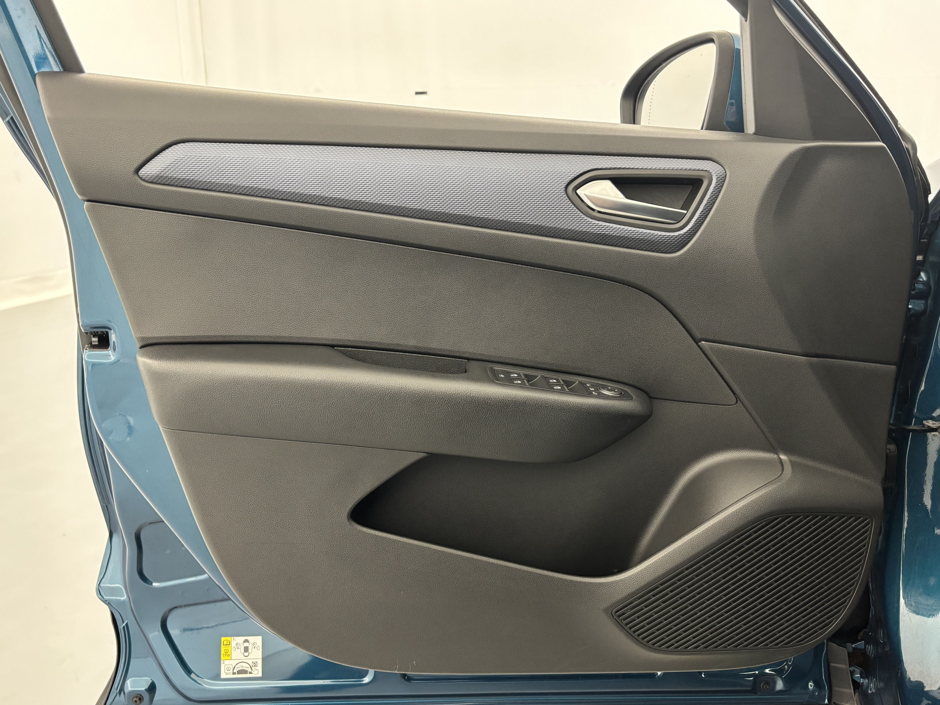 Vente en ligne Renault Arkana 1.3 TCe mild hybrid 140ch Evolution EDC au prix de 17 990 €