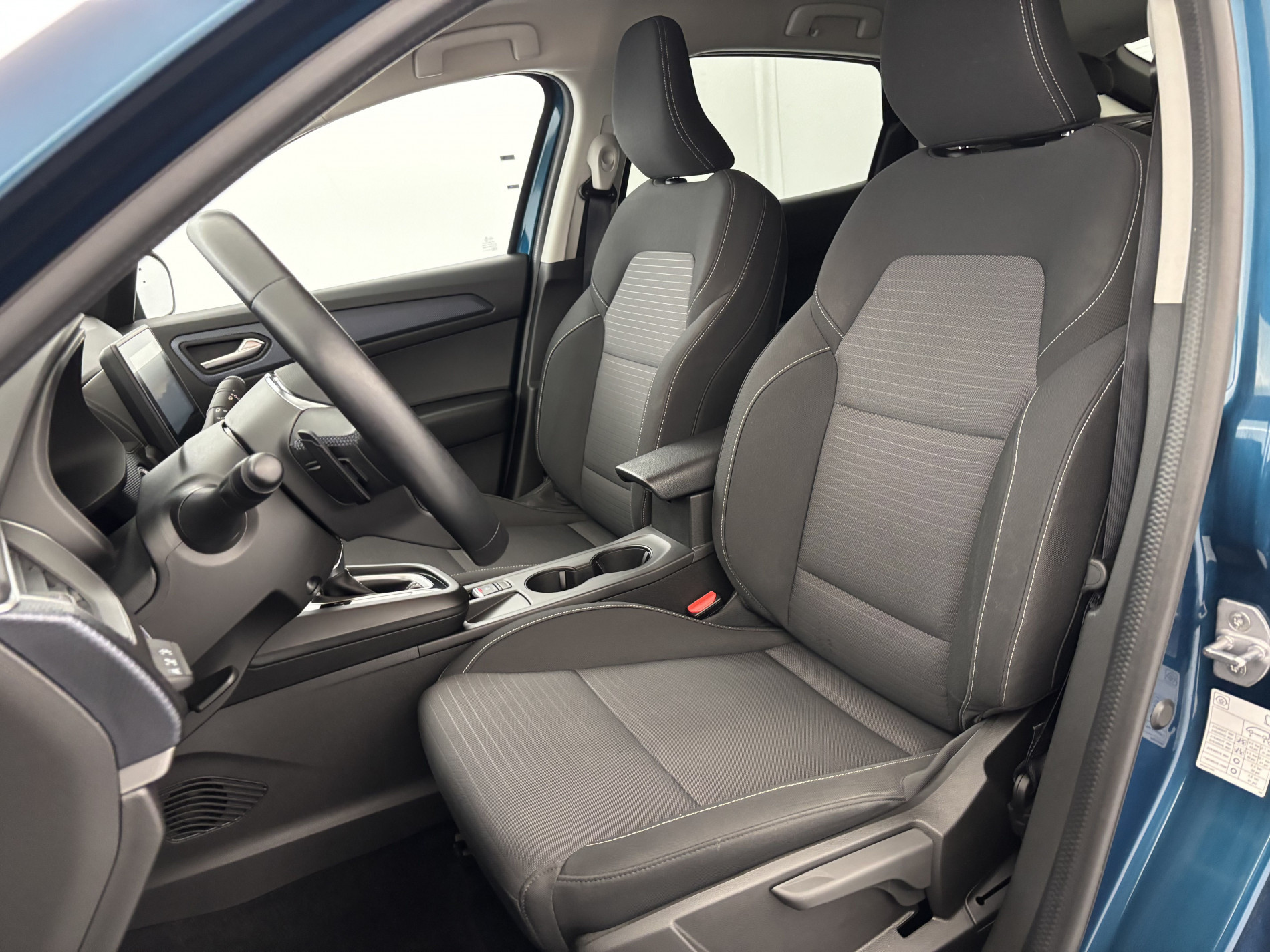 Vente en ligne Renault Arkana 1.3 TCe mild hybrid 140ch Evolution EDC au prix de 17 990 €