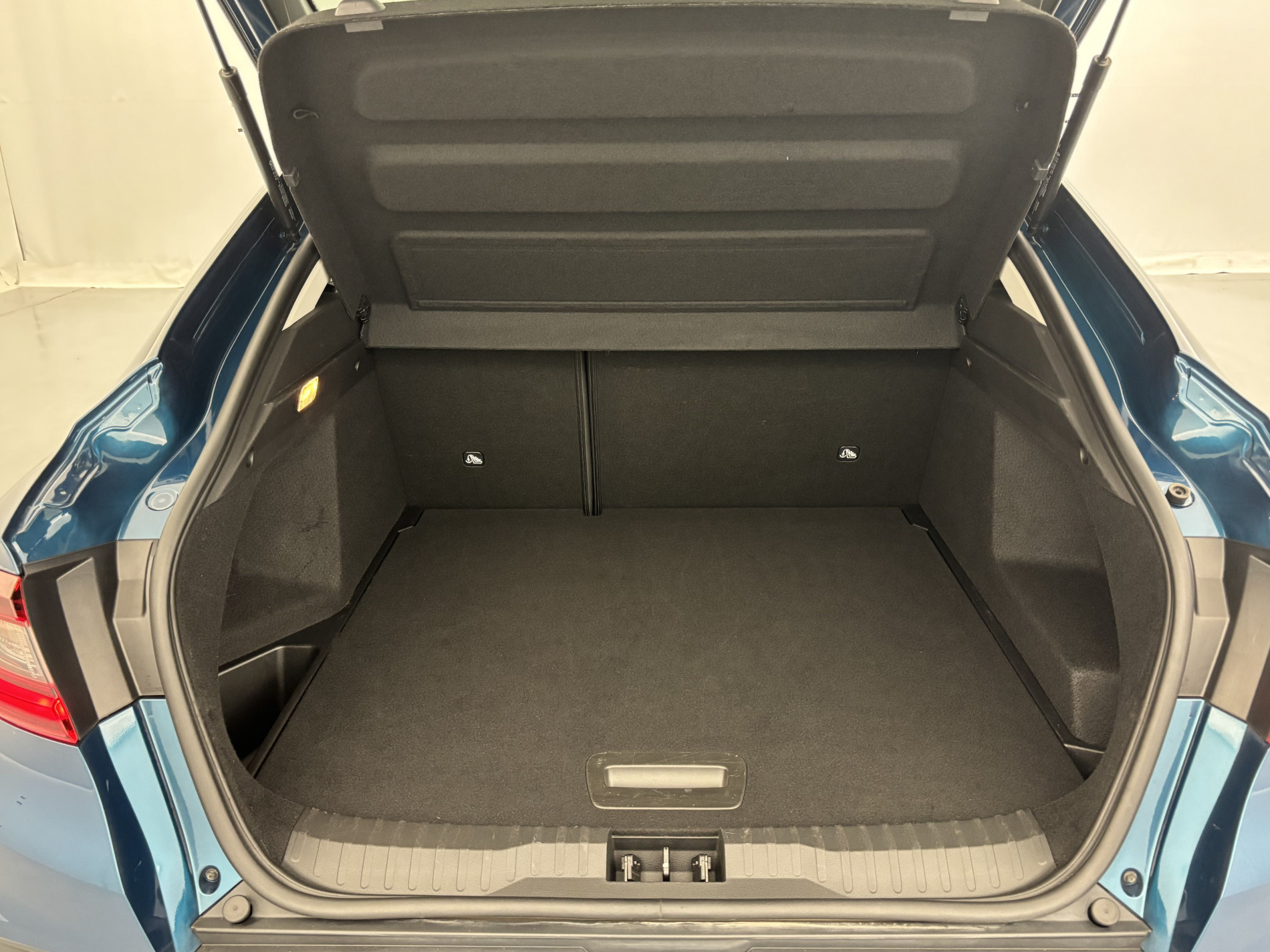 Vente en ligne Renault Arkana 1.3 TCe mild hybrid 140ch Evolution EDC au prix de 17 990 €