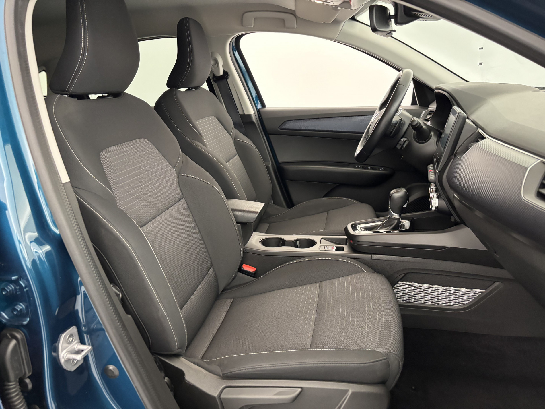 Vente en ligne Renault Arkana 1.3 TCe mild hybrid 140ch Evolution EDC au prix de 17 990 €