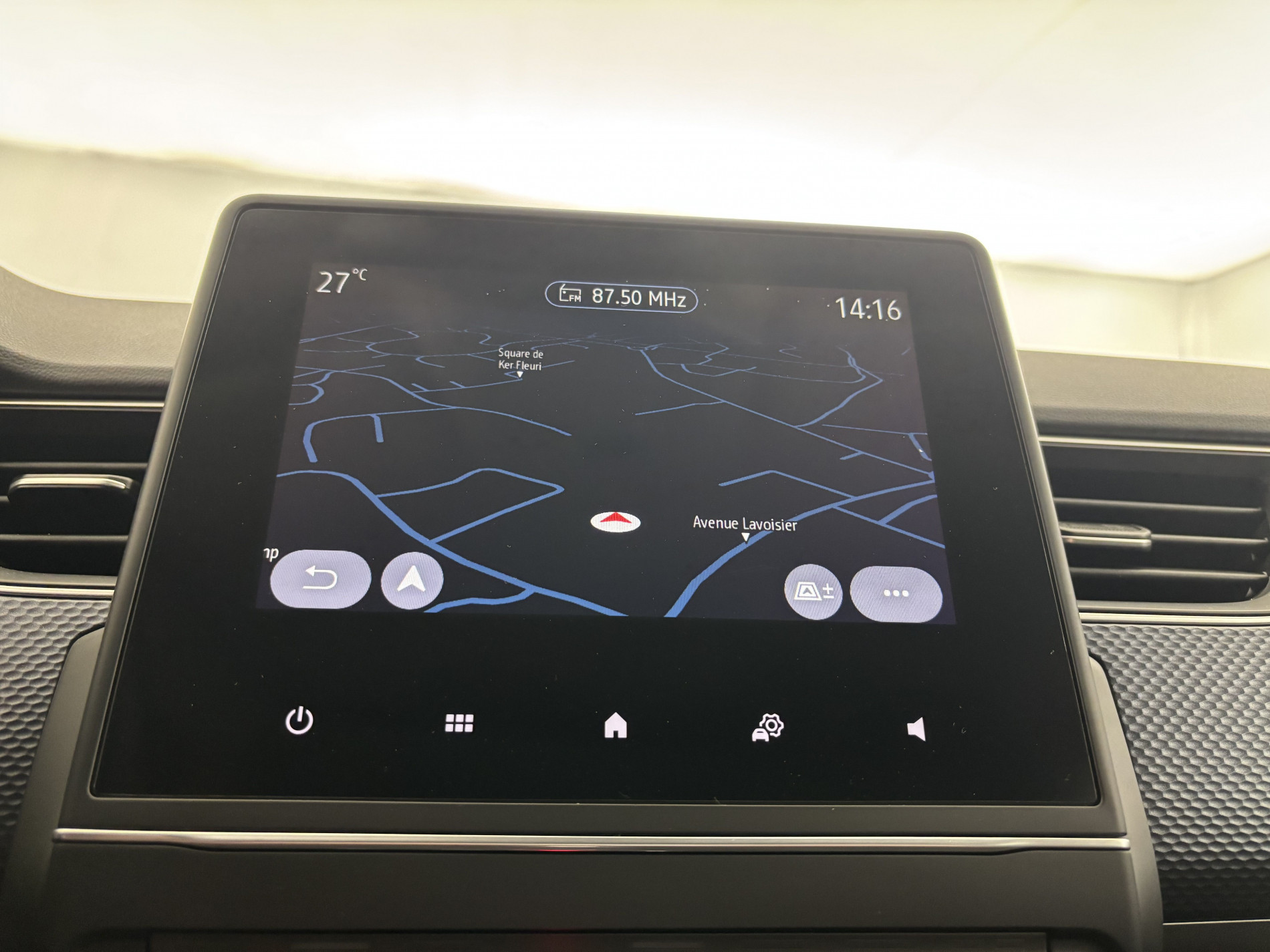 Vente en ligne Renault Arkana 1.3 TCe mild hybrid 140ch Evolution EDC au prix de 17 990 €