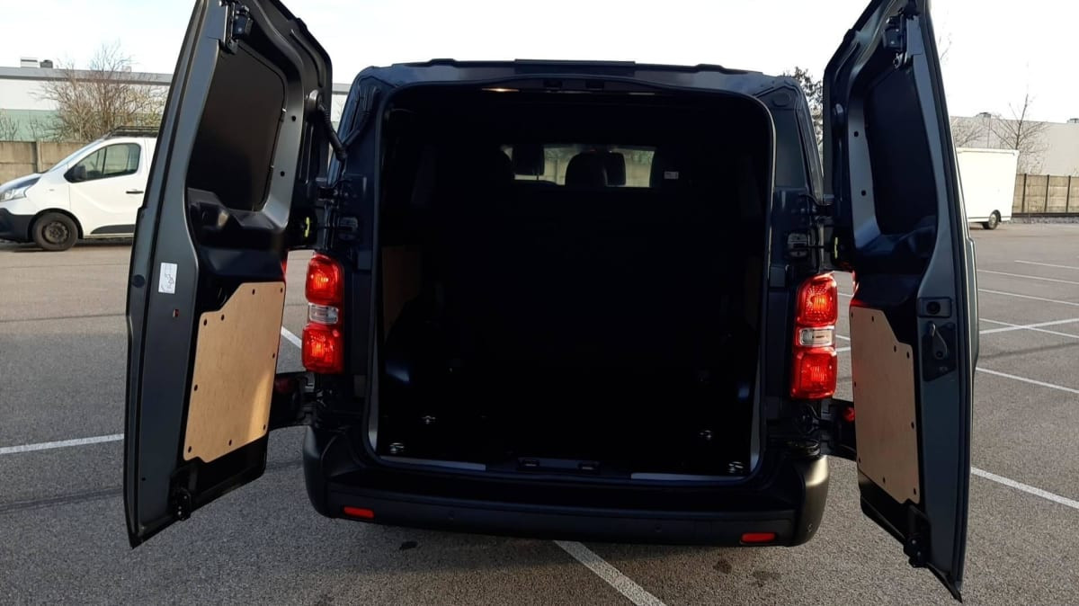 Vente en ligne Citroën Jumpy Fourgon XL BLUEHDI 180 S S EAT8 au prix de 34 130 €