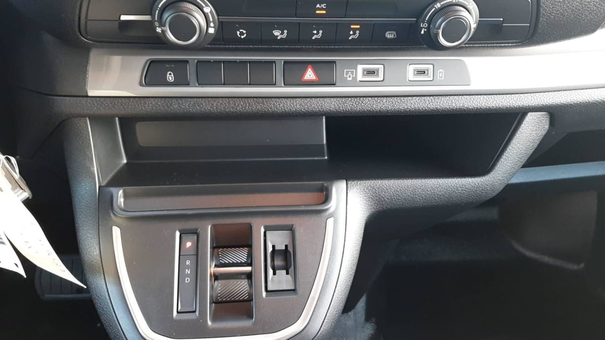 Vente en ligne Citroën Jumpy Fourgon XL BLUEHDI 180 S S EAT8 au prix de 34 130 €