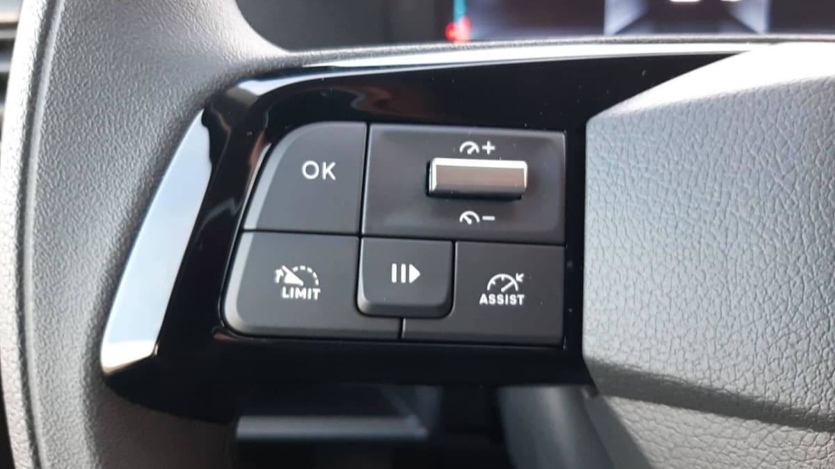 Vente en ligne Citroën Jumpy Fourgon XL BLUEHDI 180 S S EAT8 au prix de 34 130 €