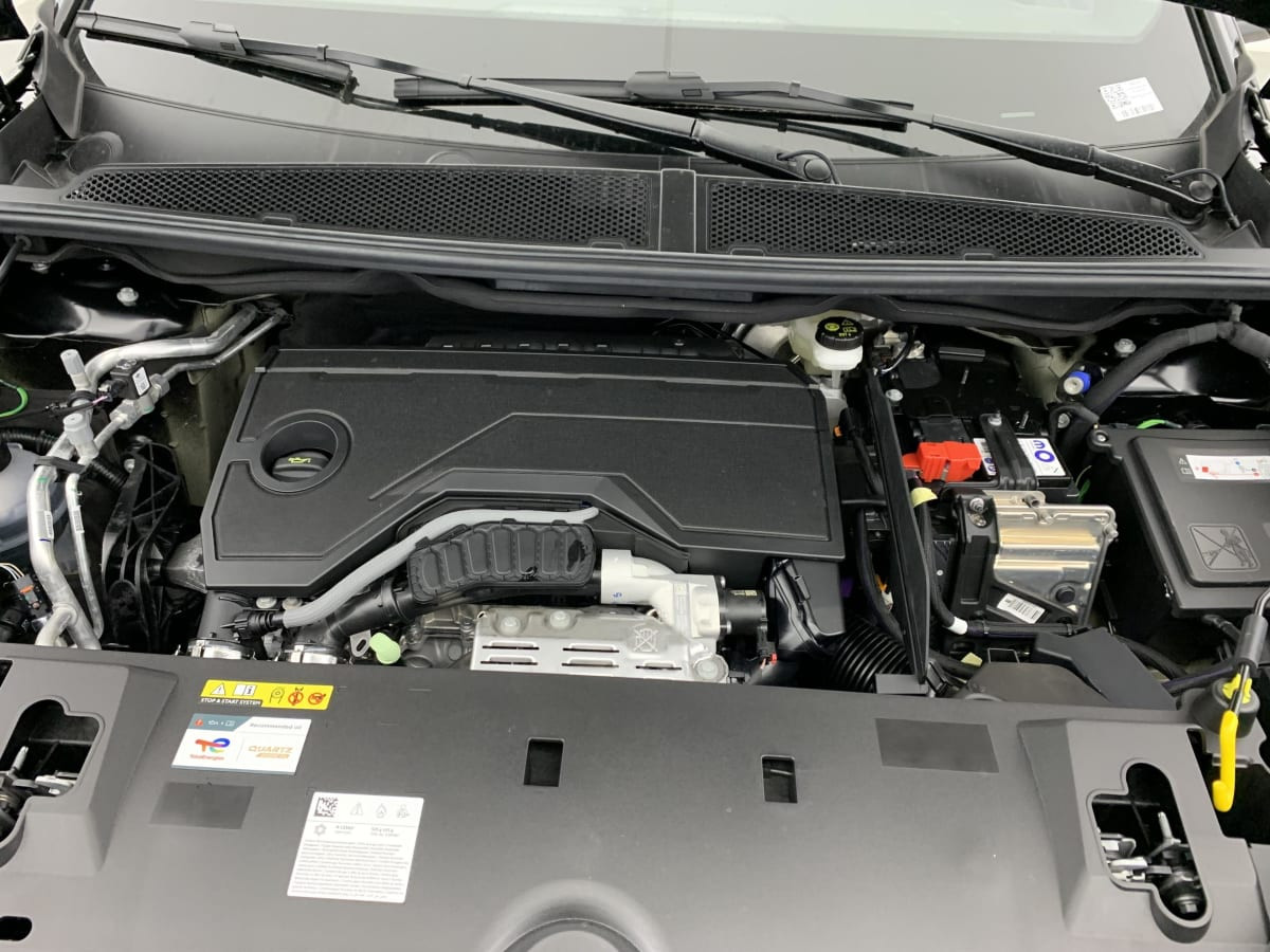 Vente en ligne Peugeot 5008 Hybrid 145 e-DCS6 GT au prix de 35 520 €