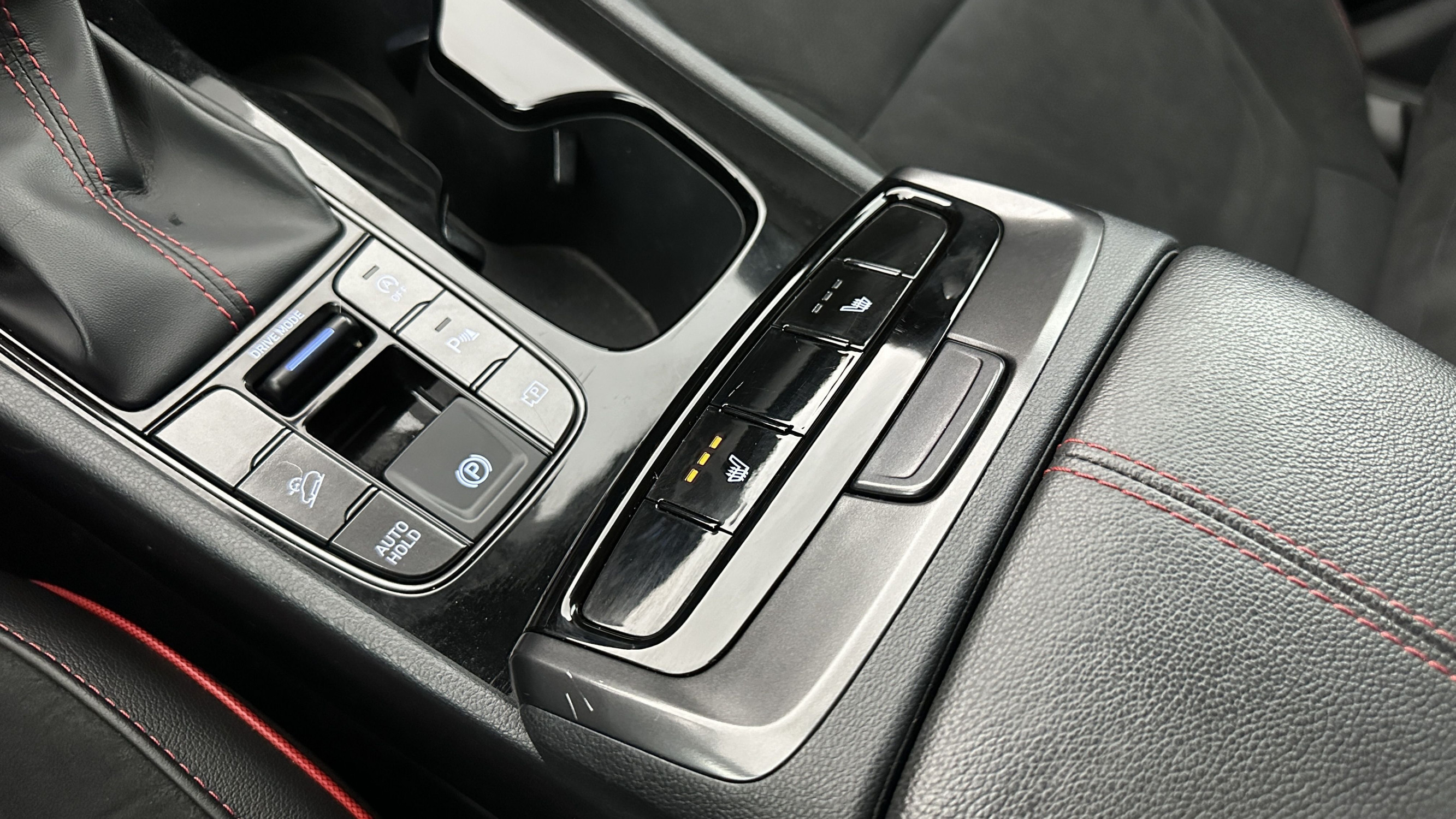 Vente en ligne Hyundai Tucson TUCSON III 1.6 CRDI 136ch Hybrid 48V N-Line Executive DCT7 au prix de 23 400 €