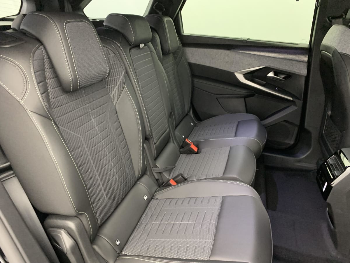 Vente en ligne Peugeot 5008 Hybrid 145 e-DCS6 GT au prix de 35 520 €