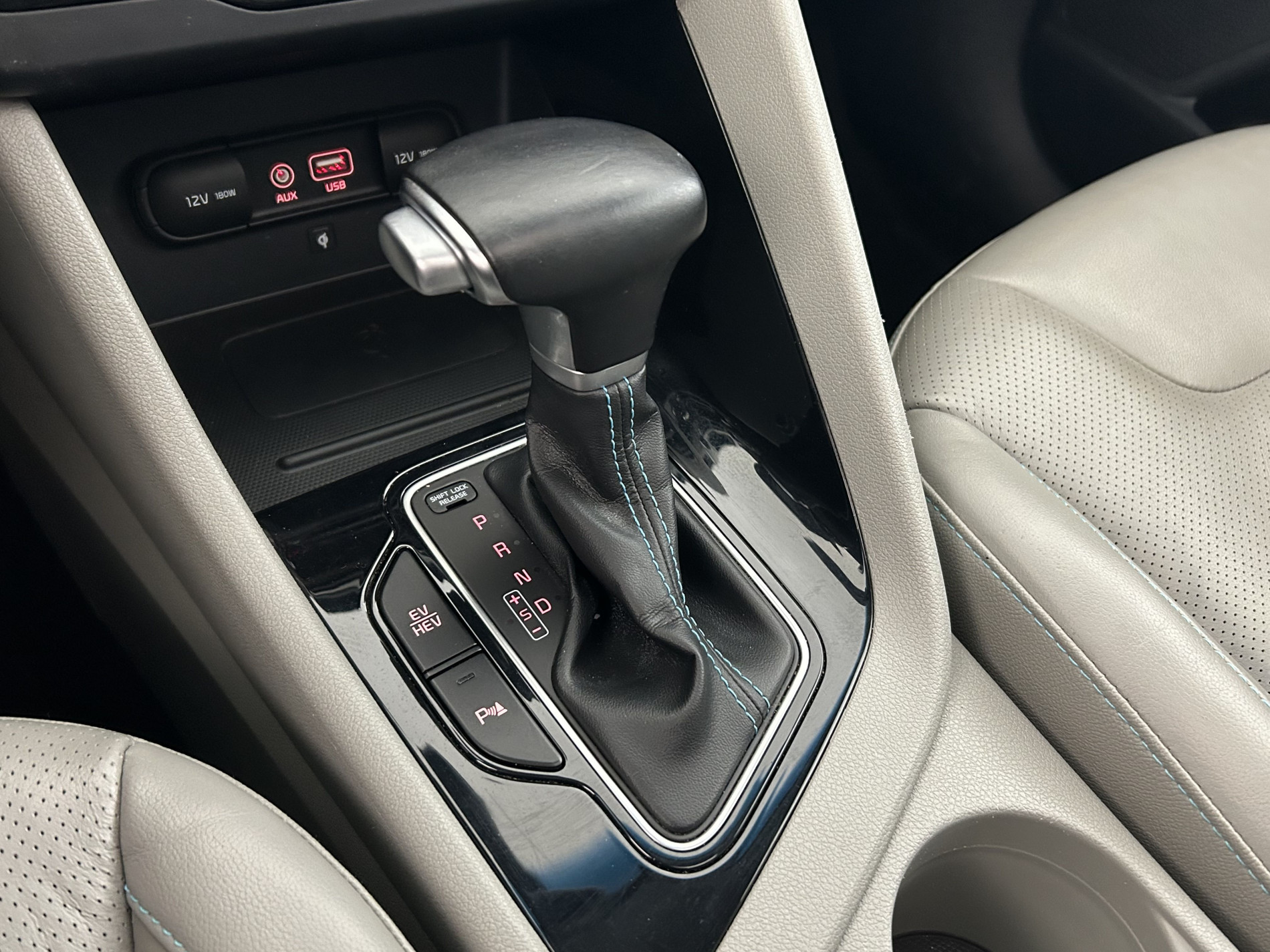 Vente en ligne Kia Niro 1.6 GDi 105ch ISG + Plug-In 60.5ch Premium DCT6 au prix de 15 890 €