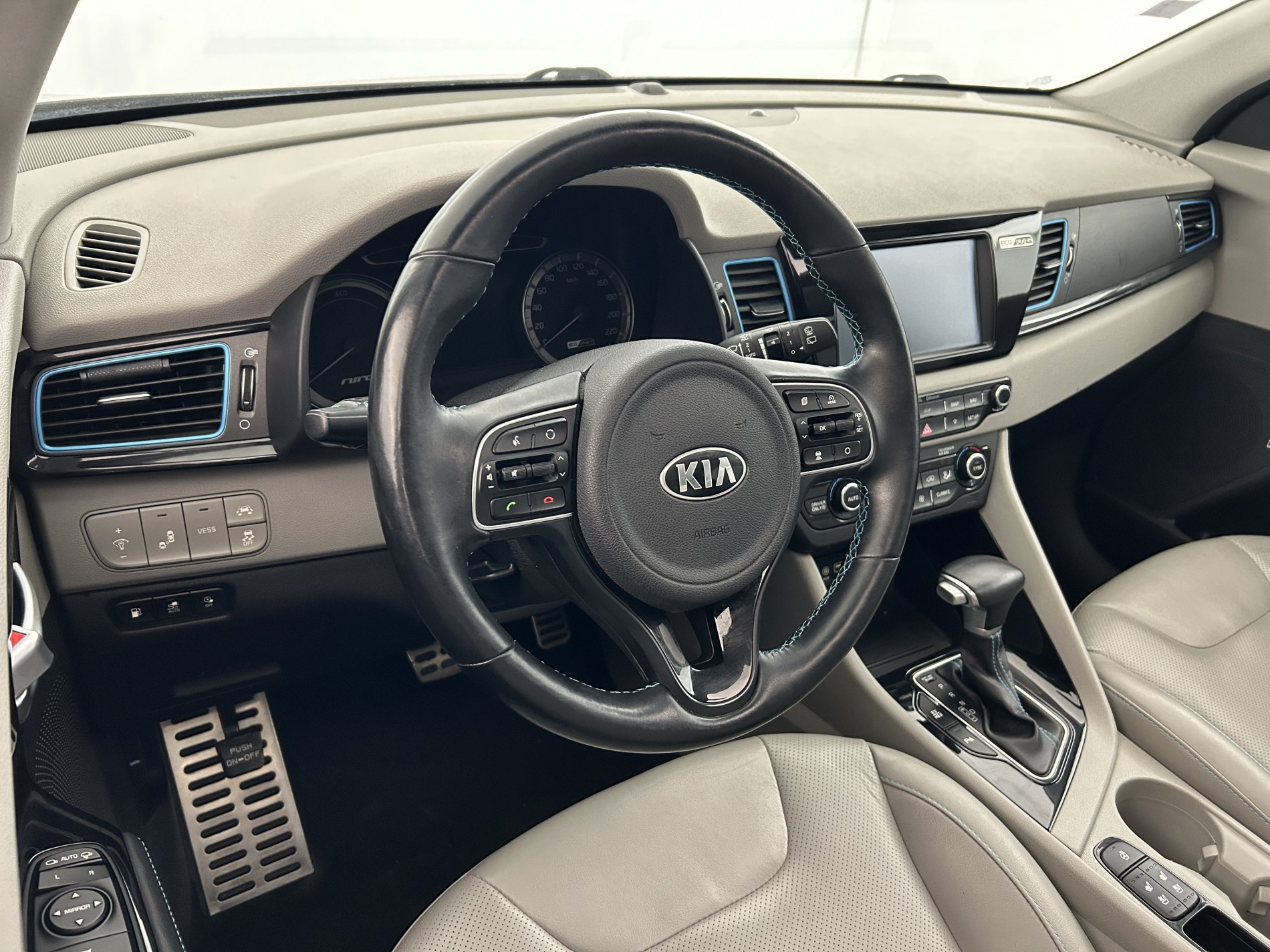 Vente en ligne Kia Niro 1.6 GDi 105ch ISG + Plug-In 60.5ch Premium DCT6 au prix de 15 890 €