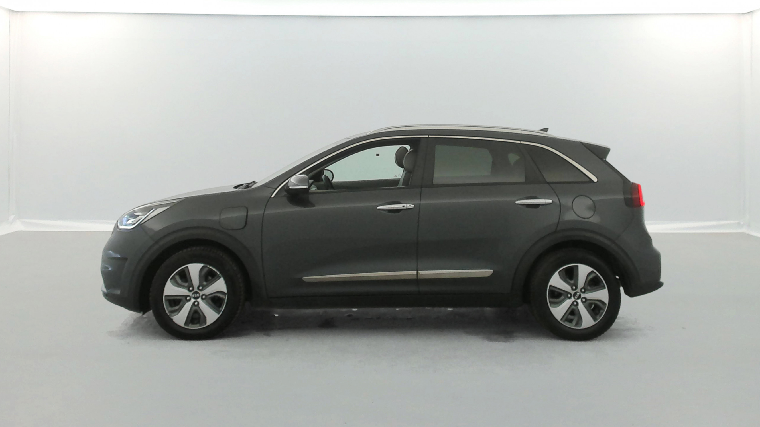 Vente en ligne Kia Niro 1.6 GDi 105ch ISG + Plug-In 60.5ch Premium DCT6 au prix de 15 890 €