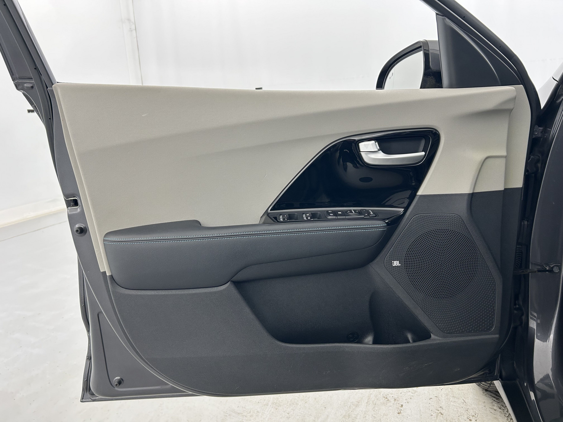 Vente en ligne Kia Niro 1.6 GDi 105ch ISG + Plug-In 60.5ch Premium DCT6 au prix de 15 890 €