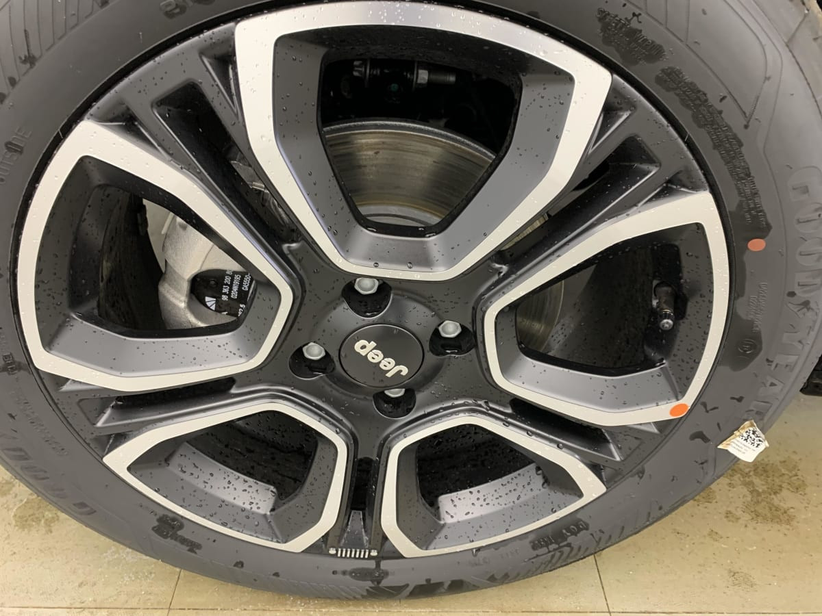 Vente en ligne Jeep Avenger 1.2 Turbo T3 110 ch e-Hybrid BVR6 Summit au prix de 28 310 €