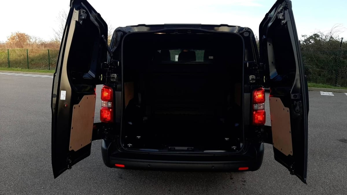 Vente en ligne Citroën Jumpy Fourgon XL BLUEHDI 180 S S EAT8 au prix de 34 130 €