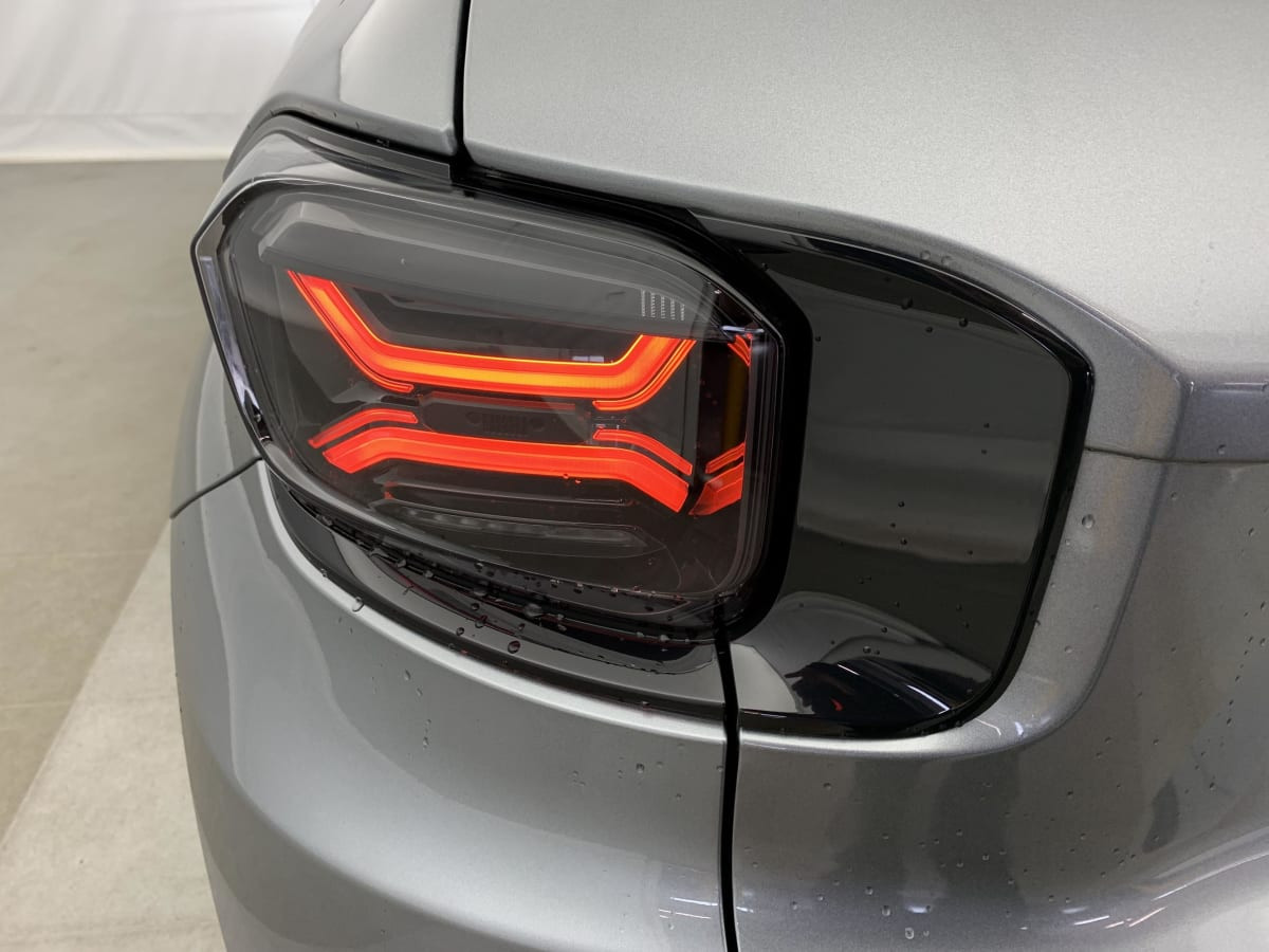 Vente en ligne Jeep Avenger 1.2 Turbo T3 110 ch e-Hybrid BVR6 Summit au prix de 28 310 €