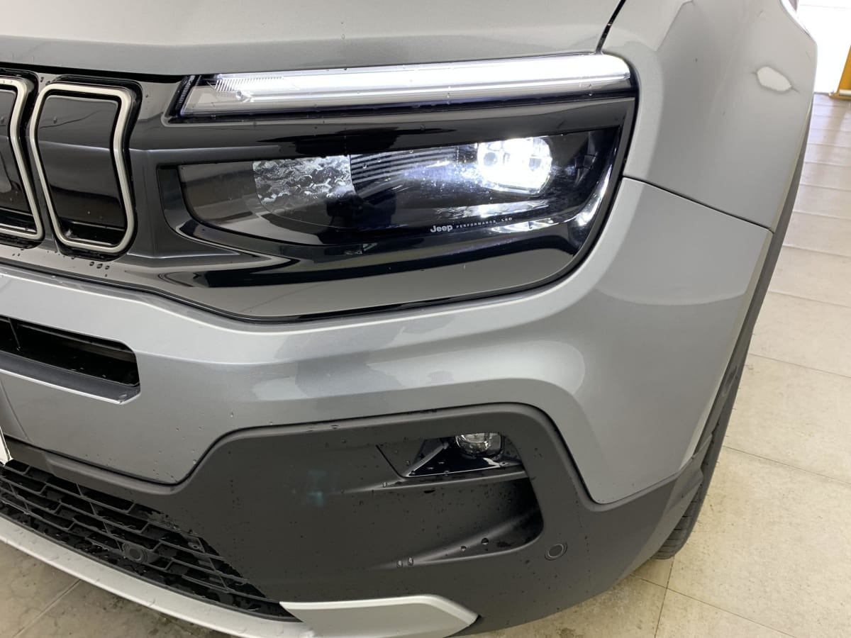 Vente en ligne Jeep Avenger 1.2 Turbo T3 110 ch e-Hybrid BVR6 Summit au prix de 28 310 €