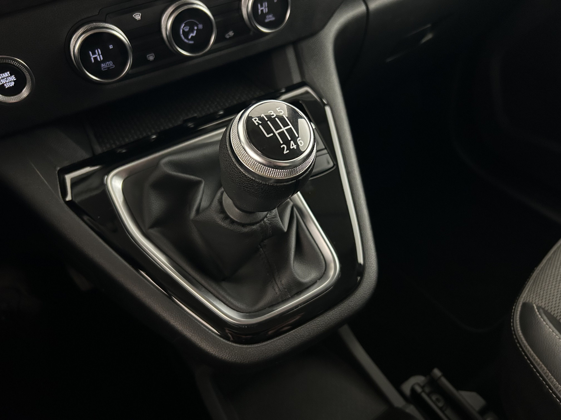 Vente en ligne Renault Kangoo 1.5 Blue dCi 115ch Techno + Roue de secours au prix de 21 980 €