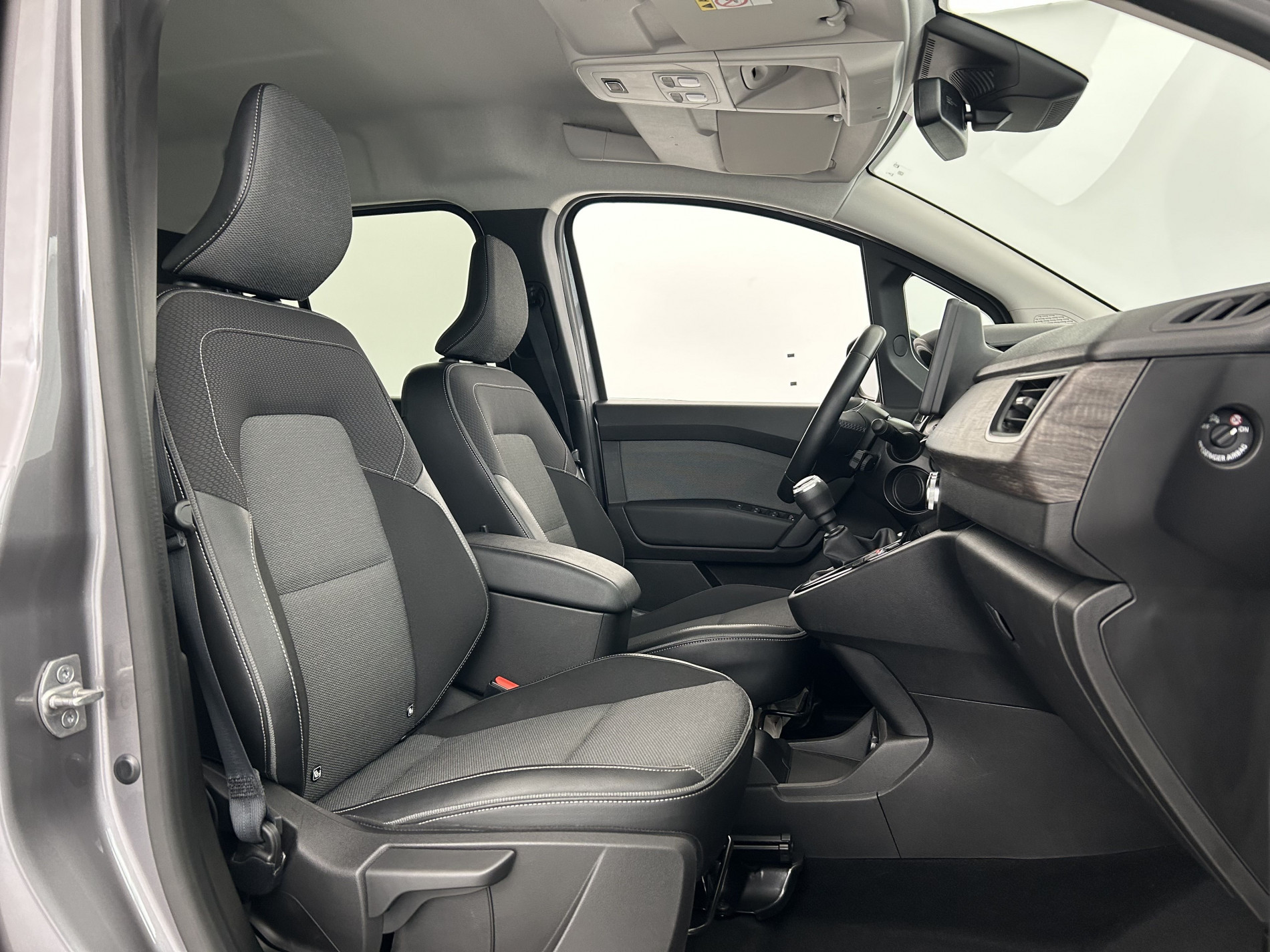 Vente en ligne Renault Kangoo 1.5 Blue dCi 115ch Techno + Roue de secours au prix de 21 980 €