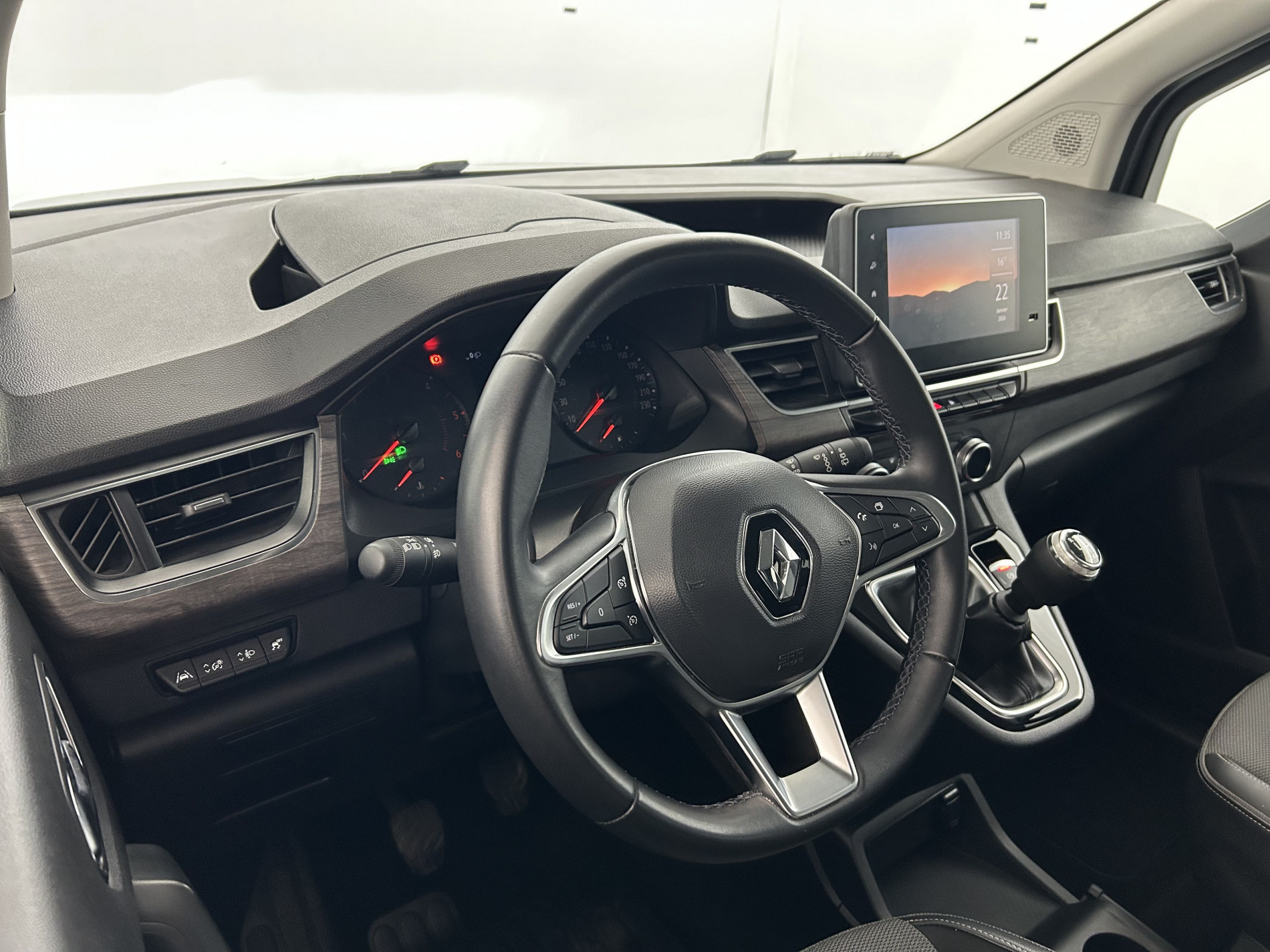 Vente en ligne Renault Kangoo 1.5 Blue dCi 115ch Techno + Roue de secours au prix de 21 980 €