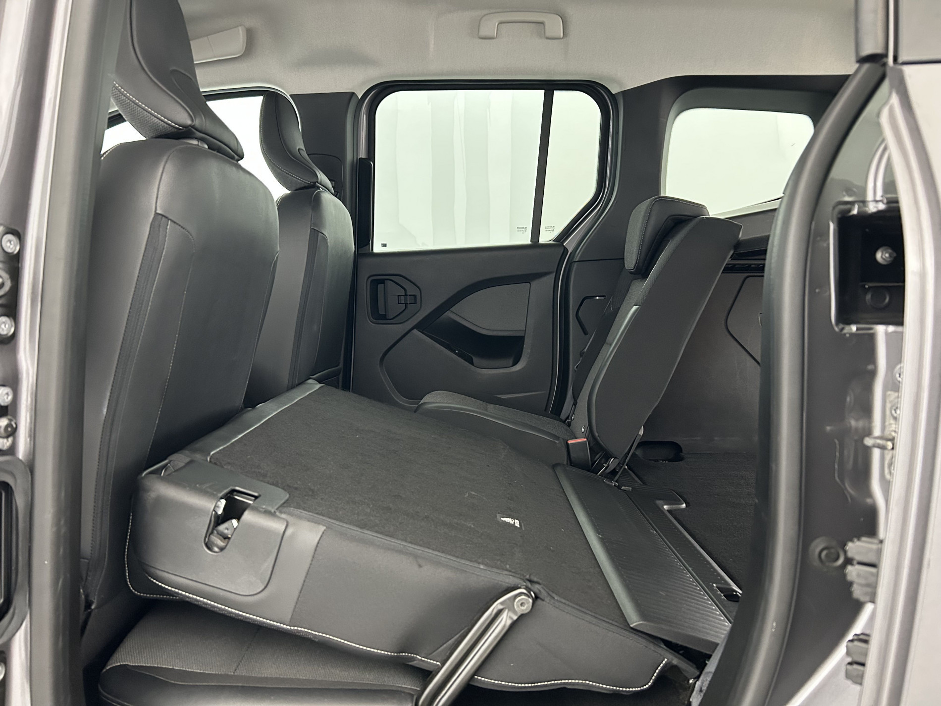 Vente en ligne Renault Kangoo 1.5 Blue dCi 115ch Techno + Roue de secours au prix de 21 980 €