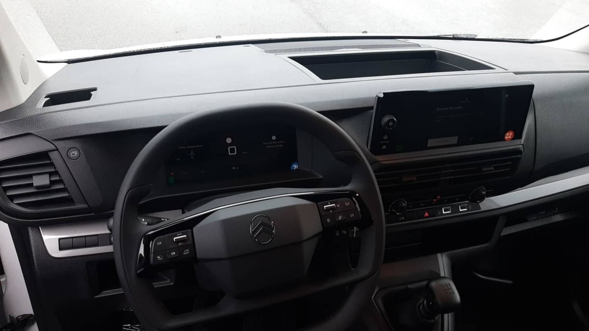 Vente en ligne Citroën Jumpy Fourgon JUMPY FGN M BLUEHDI 145 BVM6 au prix de 28 690 €