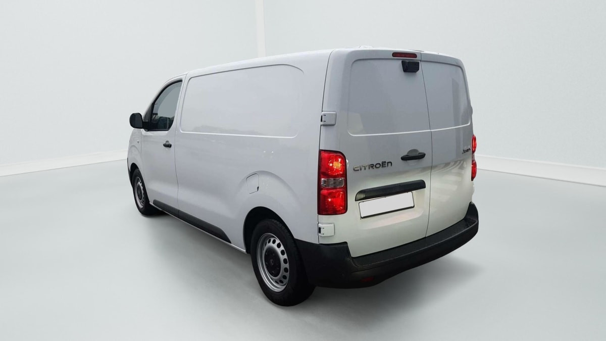 Vente en ligne Citroën Jumpy Fourgon JUMPY FGN M BLUEHDI 120 S S BVM6 au prix de 27 280 €