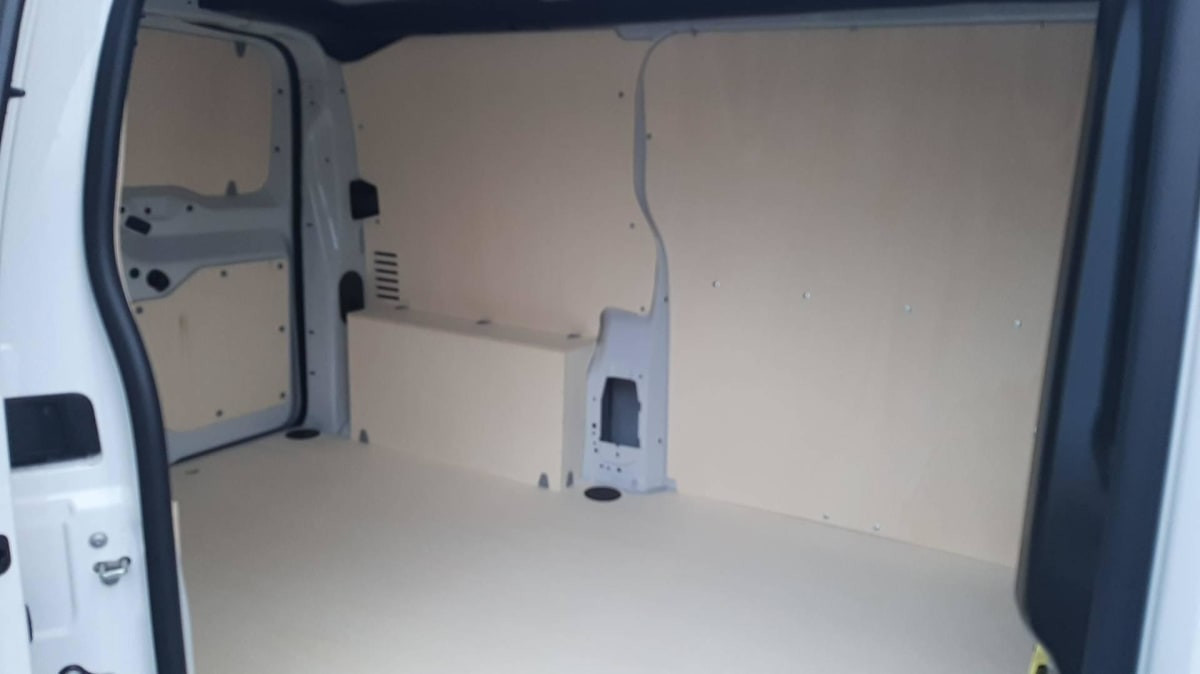 Vente en ligne Citroën Jumpy Fourgon JUMPY FGN M BLUEHDI 120 S S BVM6 au prix de 27 280 €