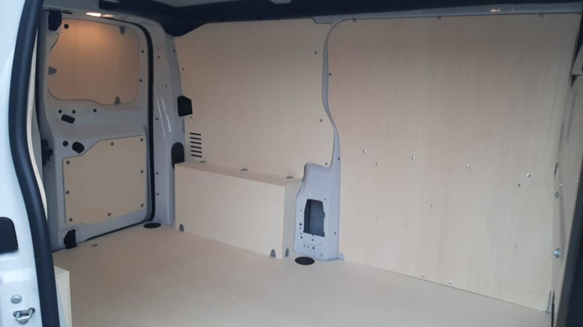 Vente en ligne Citroën Jumpy Fourgon JUMPY FGN M BLUEHDI 145 BVM6 au prix de 28 690 €