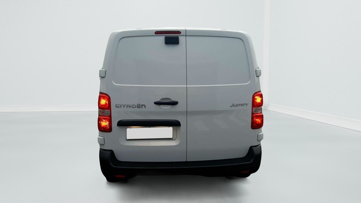 Vente en ligne Citroën Jumpy Fourgon JUMPY FGN M BLUEHDI 145 BVM6 au prix de 28 690 €