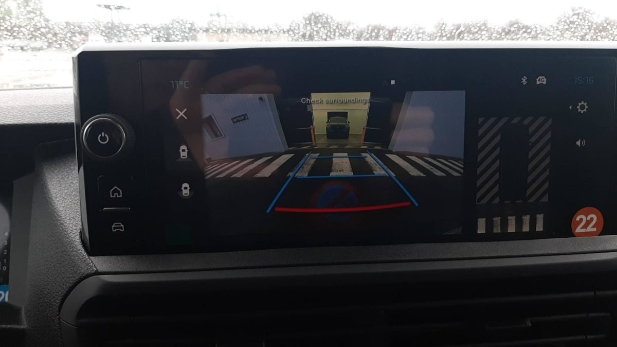 Vente en ligne Citroën Jumpy Fourgon JUMPY FGN M BLUEHDI 120 S S BVM6 au prix de 27 280 €