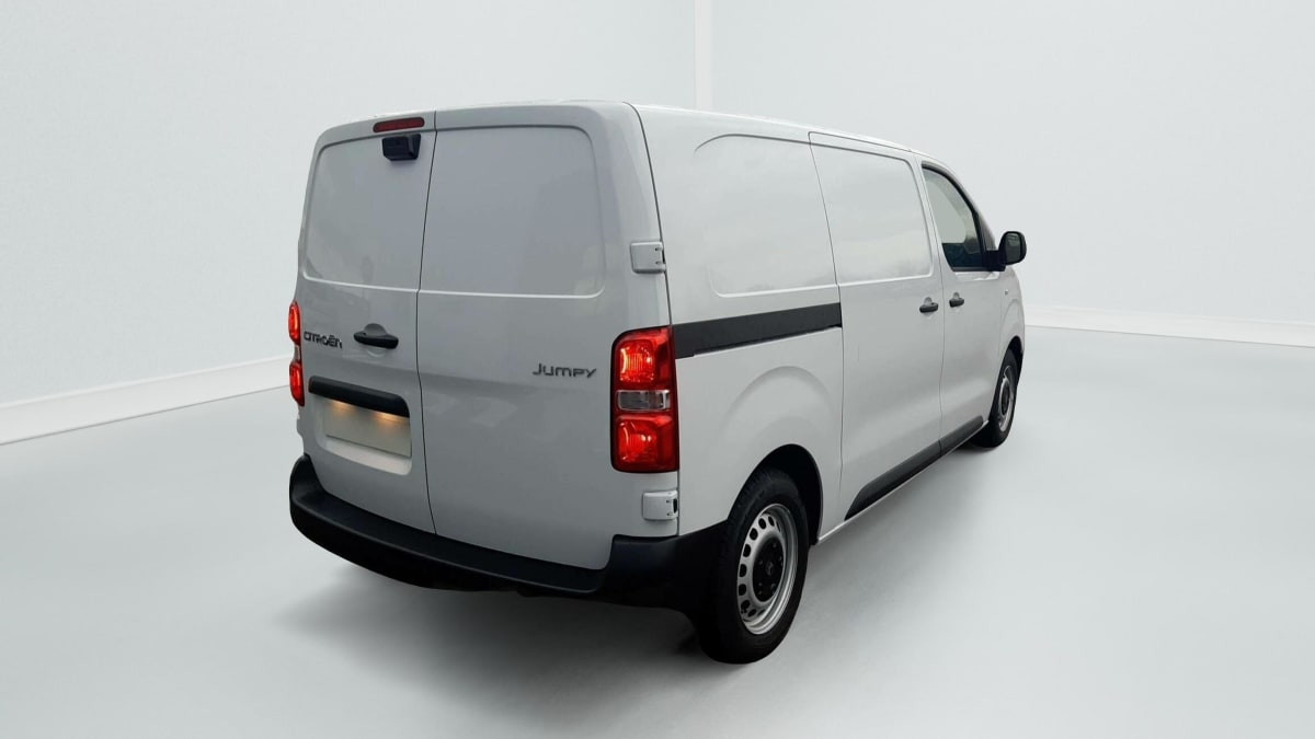 Vente en ligne Citroën Jumpy Fourgon JUMPY FGN M BLUEHDI 145 BVM6 au prix de 28 690 €