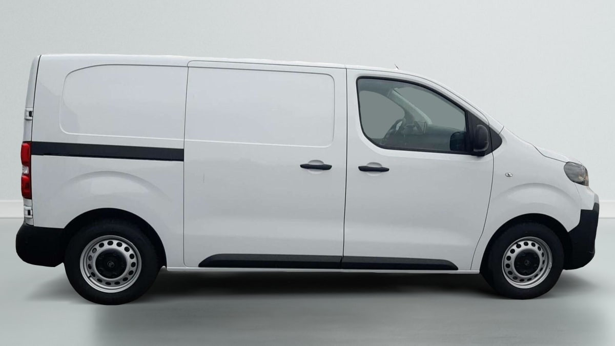 Vente en ligne Citroën Jumpy Fourgon JUMPY FGN M BLUEHDI 145 BVM6 au prix de 28 690 €