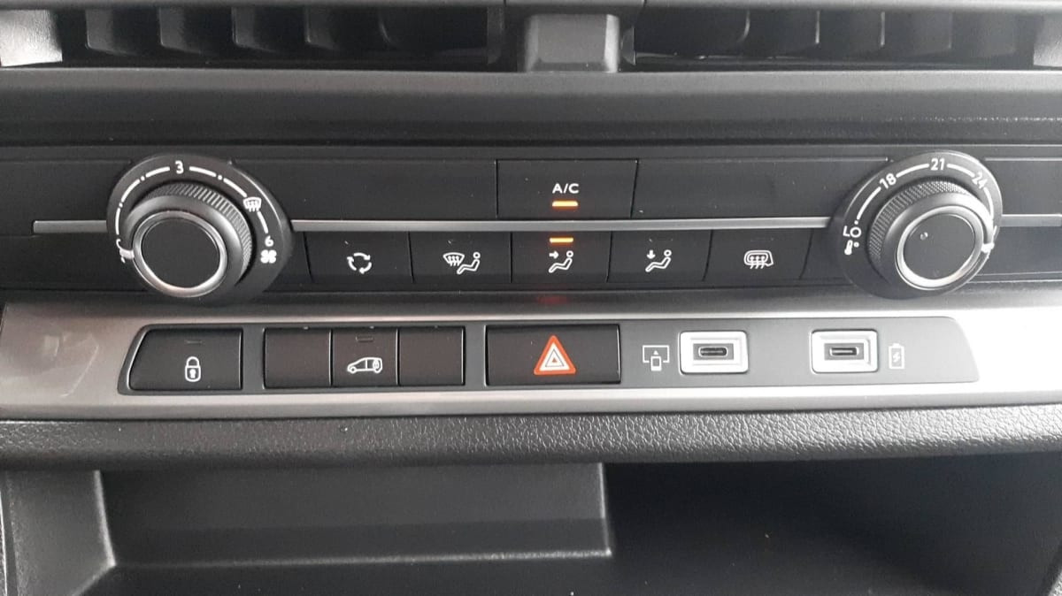 Vente en ligne Citroën Jumpy Fourgon JUMPY FGN M BLUEHDI 145 BVM6 au prix de 28 690 €