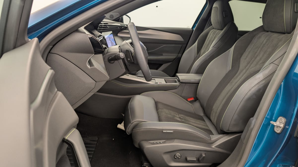 Vente en ligne Peugeot 408 Hybrid 145 e-DCS6 GT au prix de 29 540 €