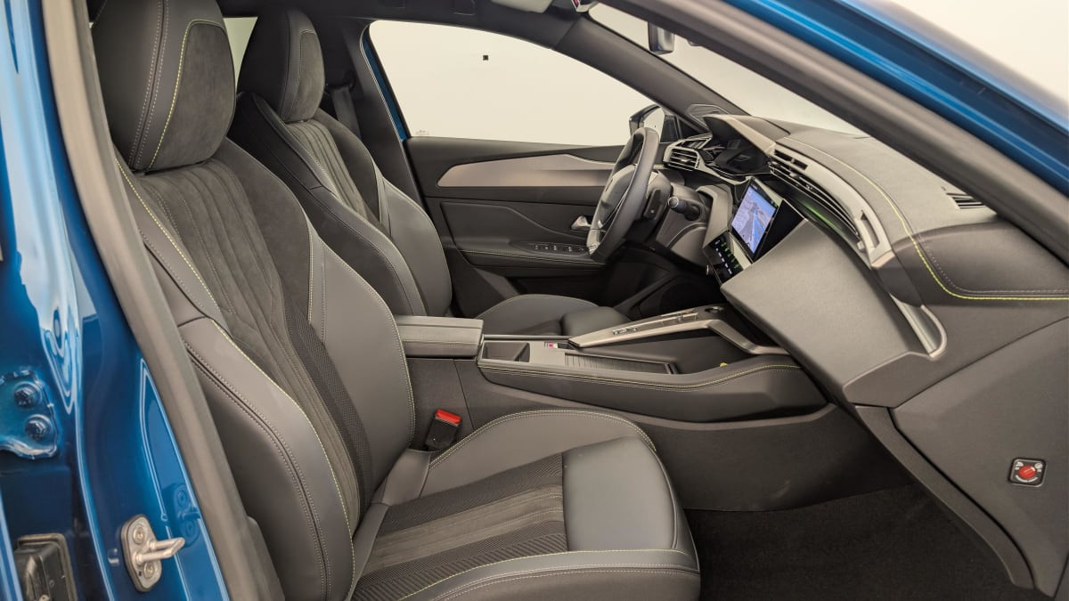 Vente en ligne Peugeot 408 Hybrid 145 e-DCS6 GT au prix de 29 540 €