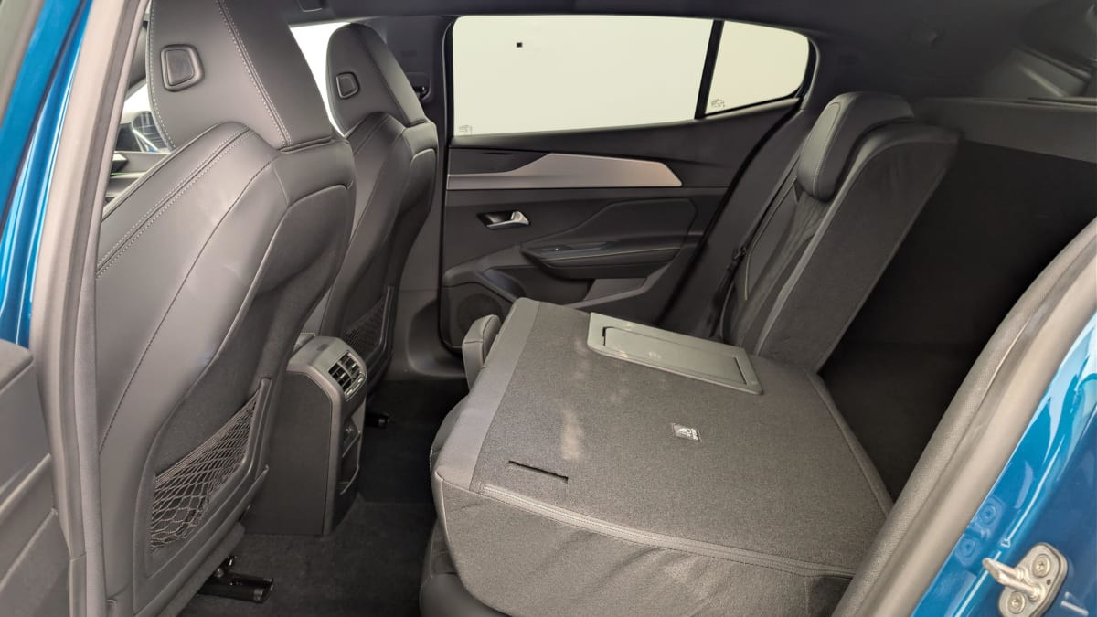 Vente en ligne Peugeot 408 Hybrid 145 e-DCS6 GT au prix de 29 540 €