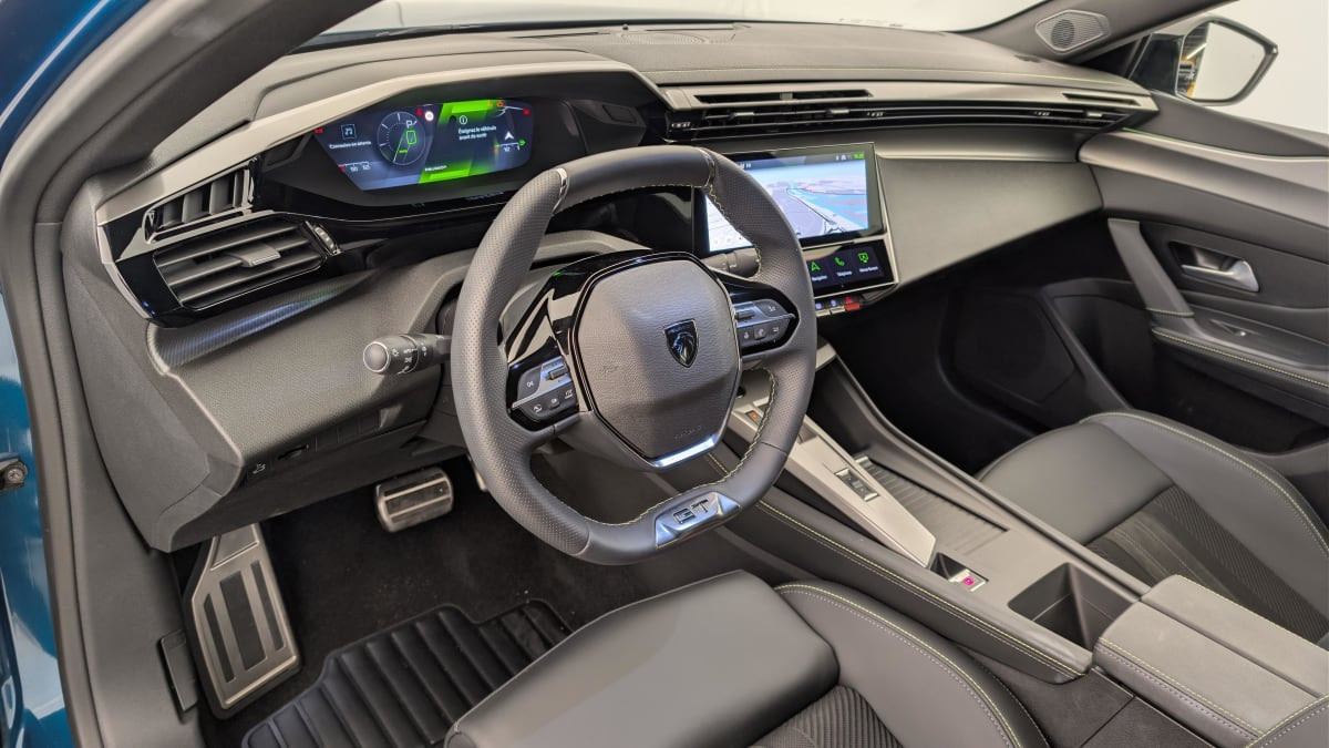 Vente en ligne Peugeot 408 Hybrid 145 e-DCS6 GT au prix de 29 540 €