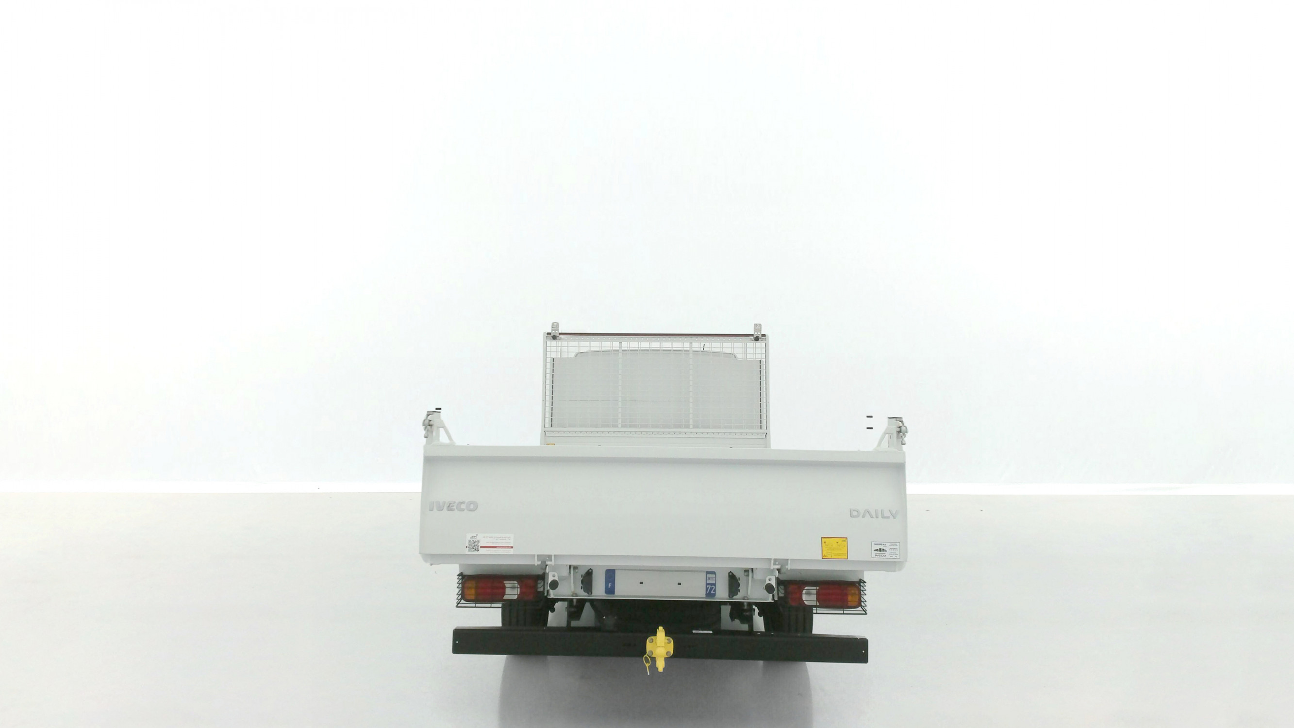 Vente en ligne Iveco Daily DAILY 35S14 2.3 136ch 3750 Benne + Coffre JPM au prix de 42 900 €