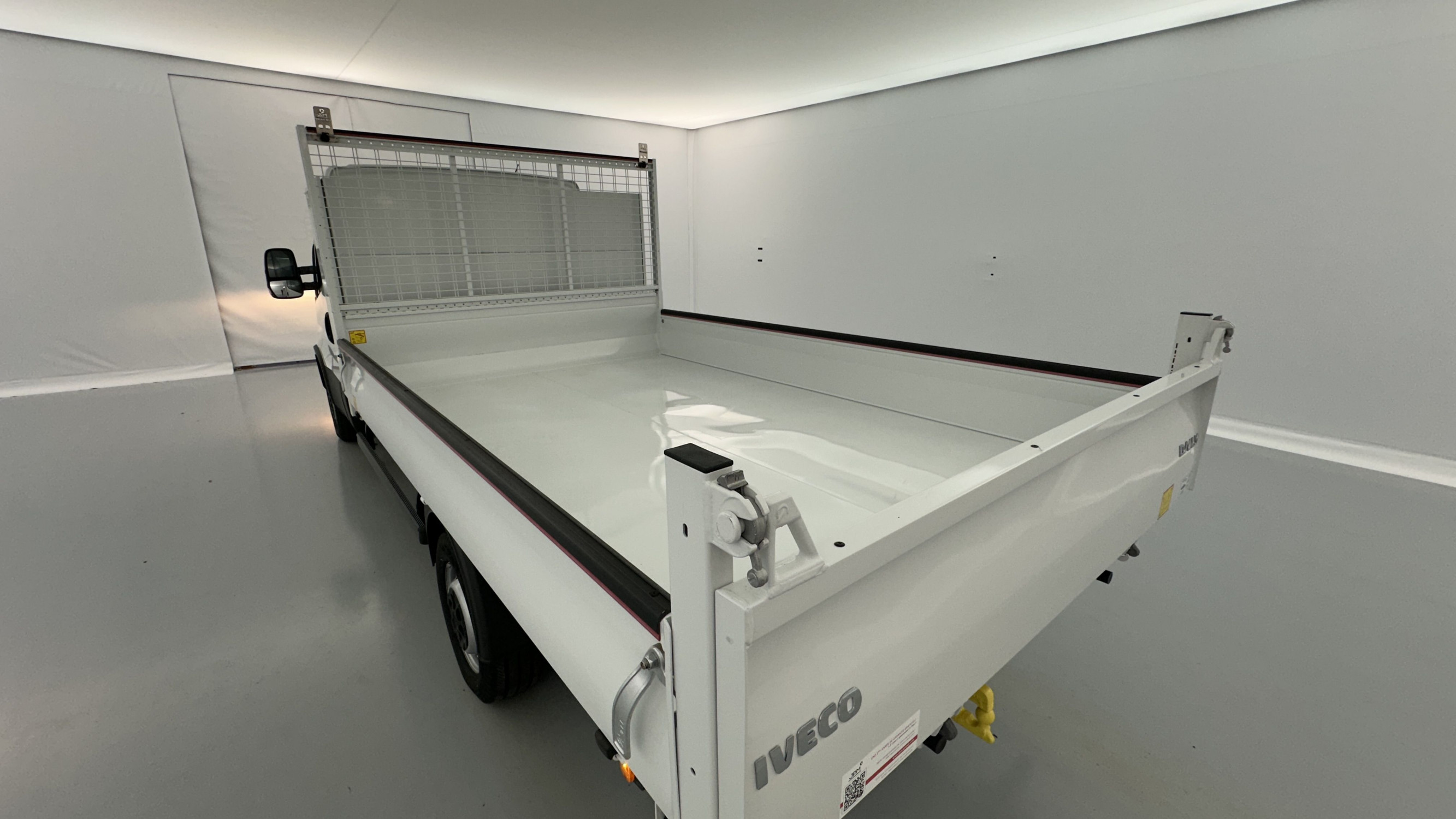 Vente en ligne Iveco Daily DAILY 35S14 2.3 136ch 3750 Benne + Coffre JPM au prix de 42 900 €