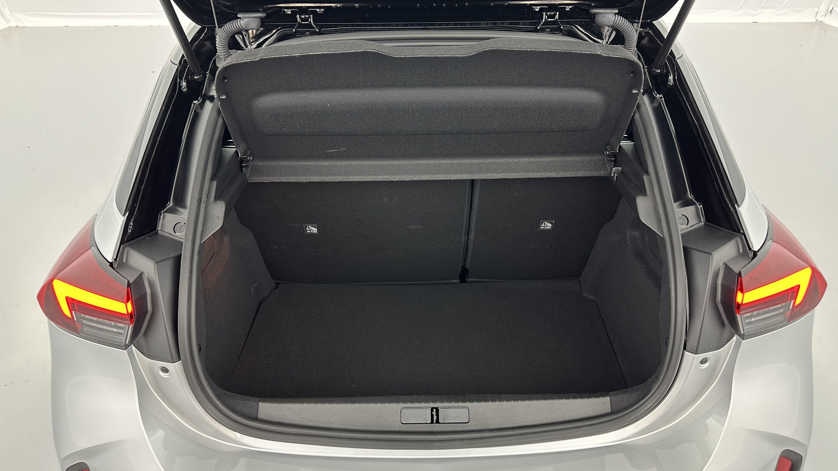 Vente en ligne Opel Corsa CORSA 1.2 Turbo 100ch GS BVA8 au prix de 19 400 €