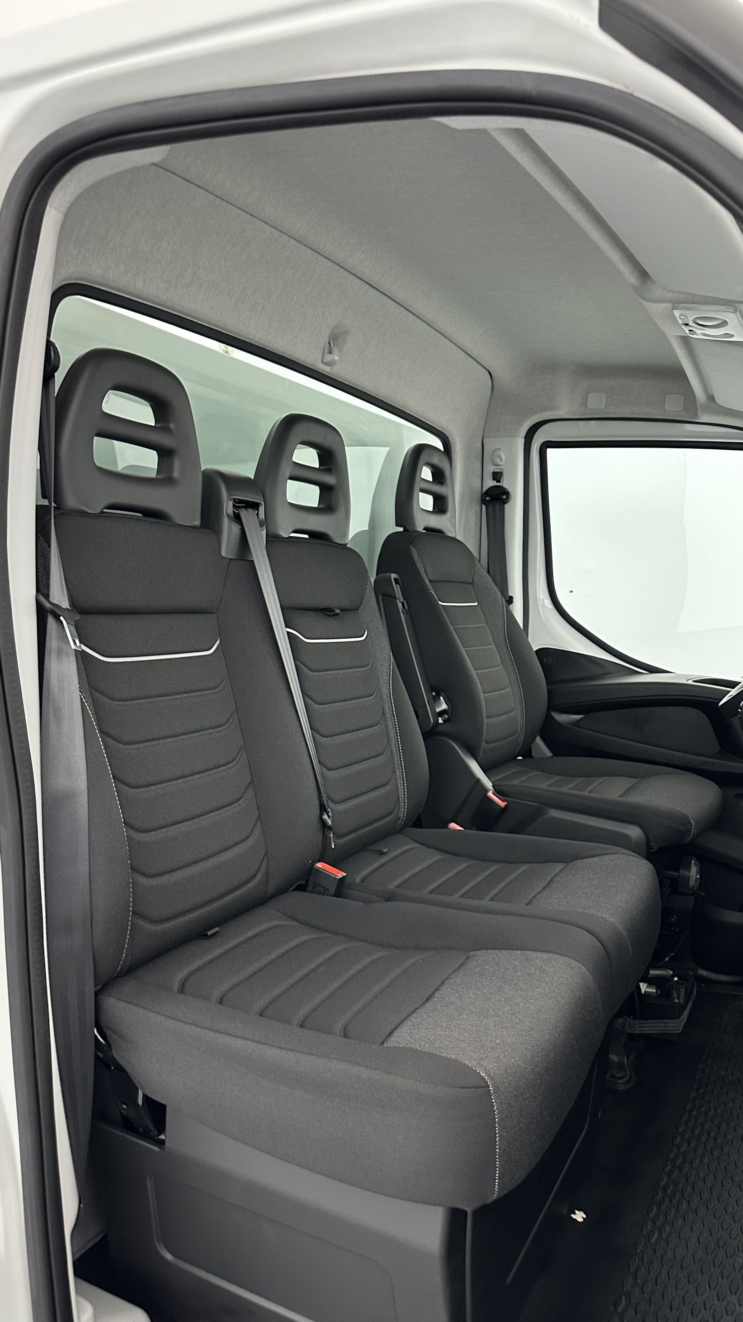 Vente en ligne Iveco Daily DAILY 35S14 2.3 136ch 3750 Benne + Coffre JPM au prix de 42 900 €