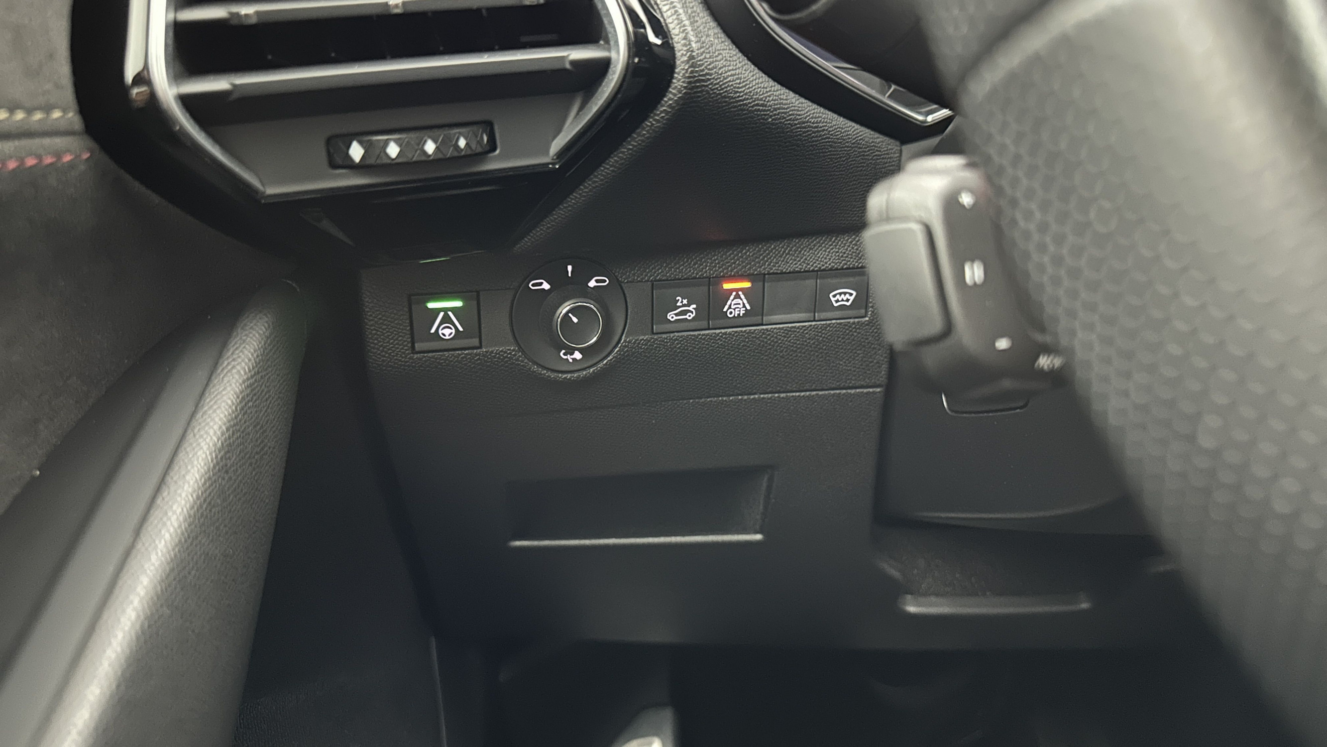 Vente en ligne Ds DS7 Crossback DS7 CROSSBACK 1.6 PureTech 180ch Performance Line EAT8 au prix de 28 400 €