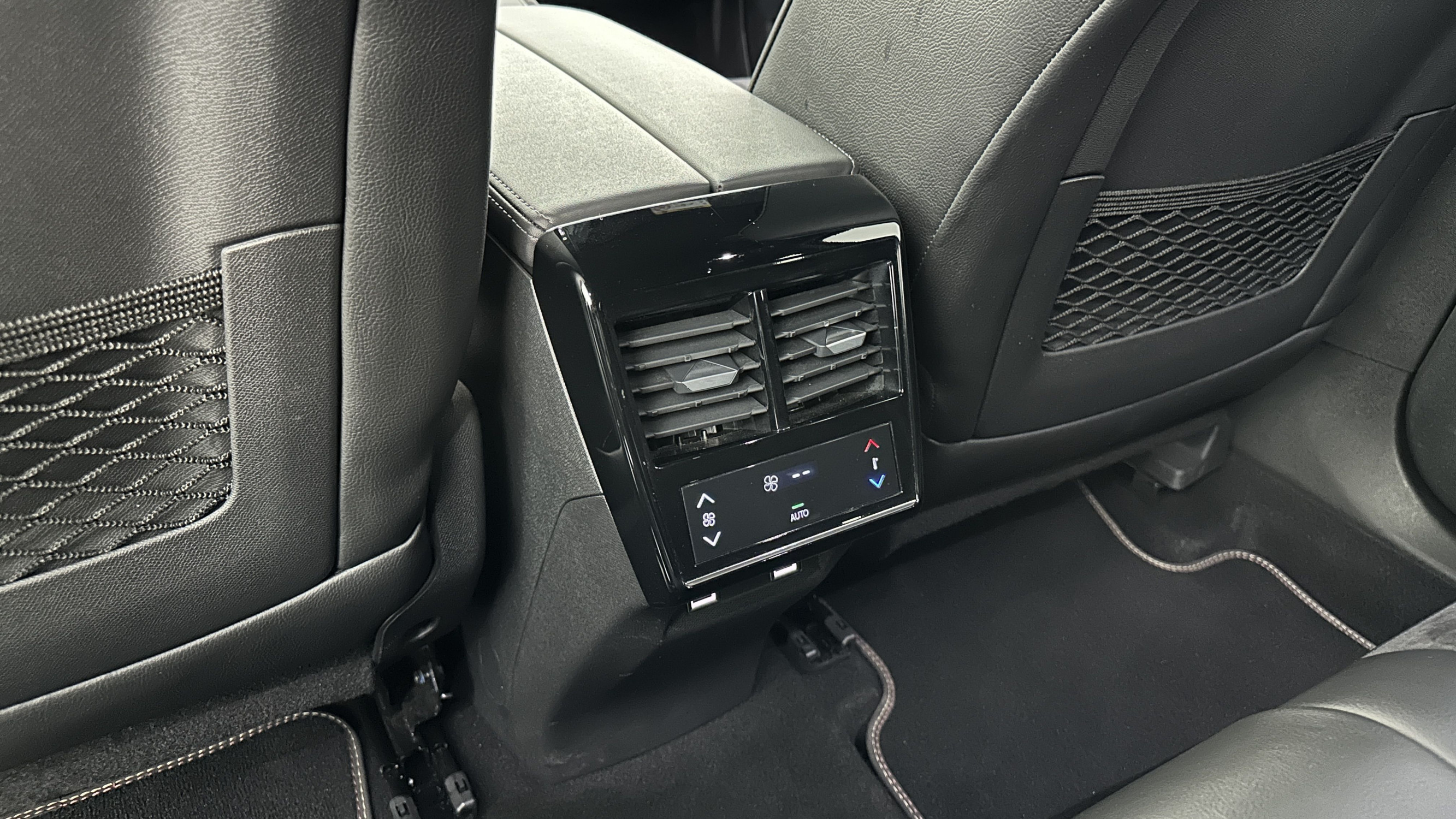 Vente en ligne Ds DS7 Crossback DS7 CROSSBACK 1.6 PureTech 180ch Performance Line EAT8 au prix de 28 400 €