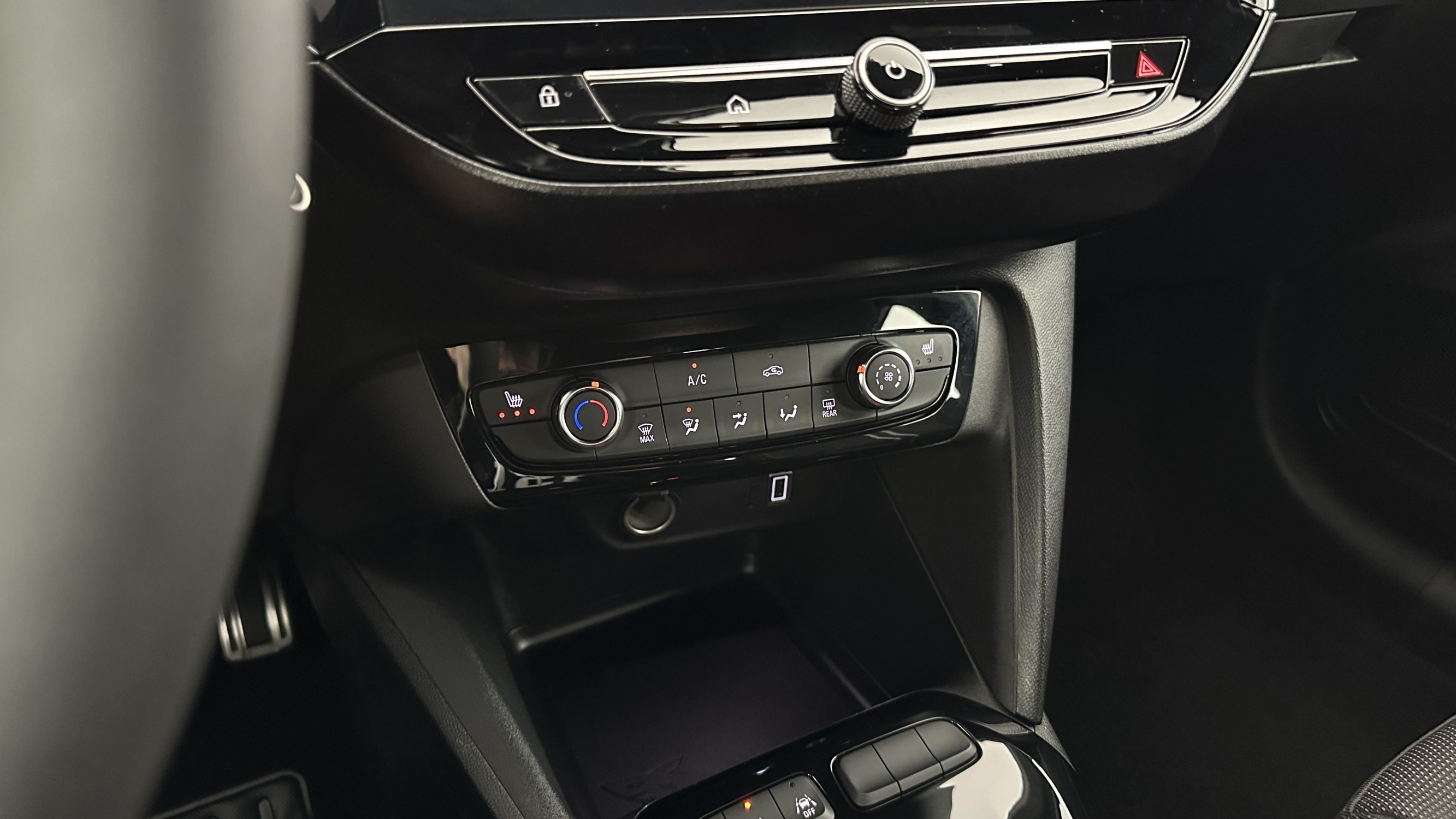 Vente en ligne Opel Corsa CORSA 1.2 Turbo 100ch GS BVA8 au prix de 19 400 €