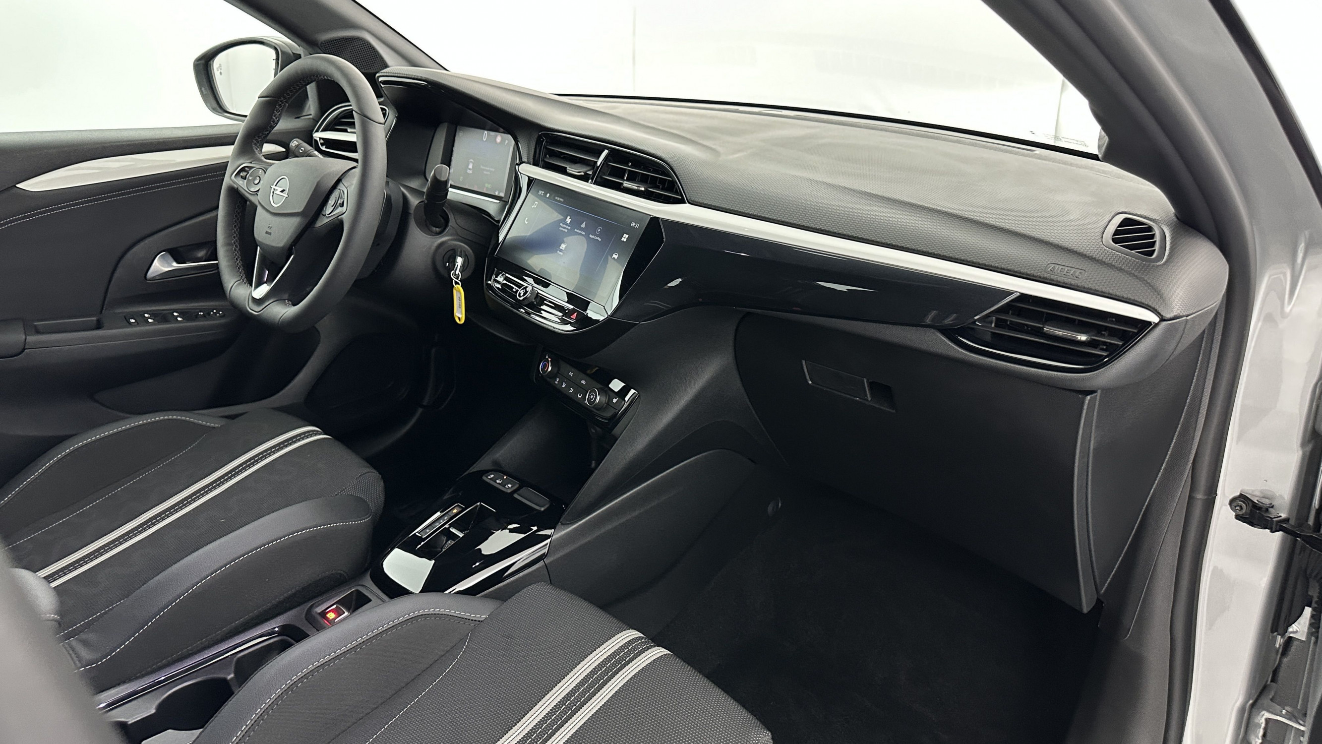 Vente en ligne Opel Corsa CORSA 1.2 Turbo 100ch GS BVA8 au prix de 19 400 €