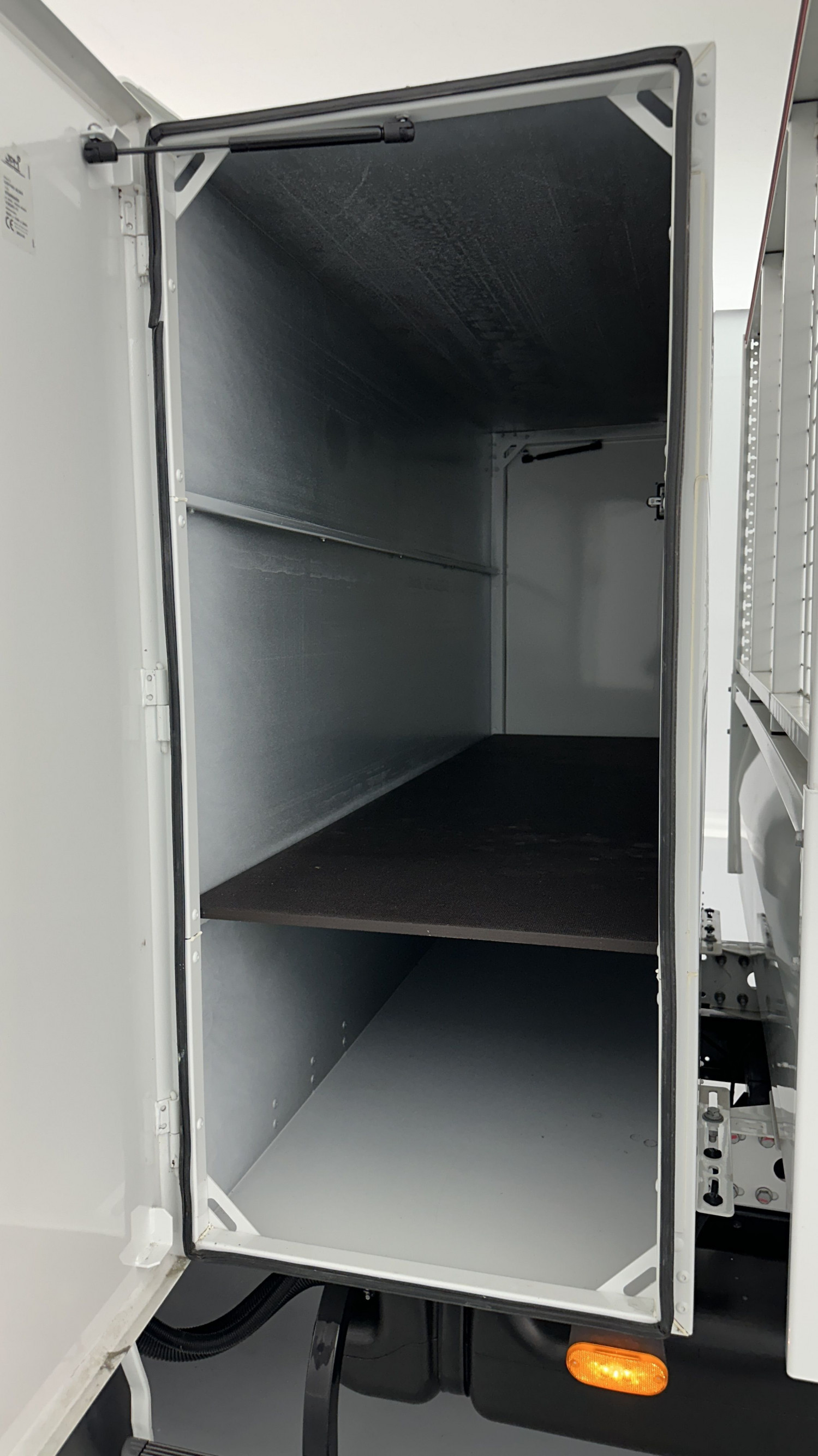 Vente en ligne Iveco Daily DAILY 35S14 2.3 136ch 3750 Benne + Coffre JPM au prix de 42 900 €