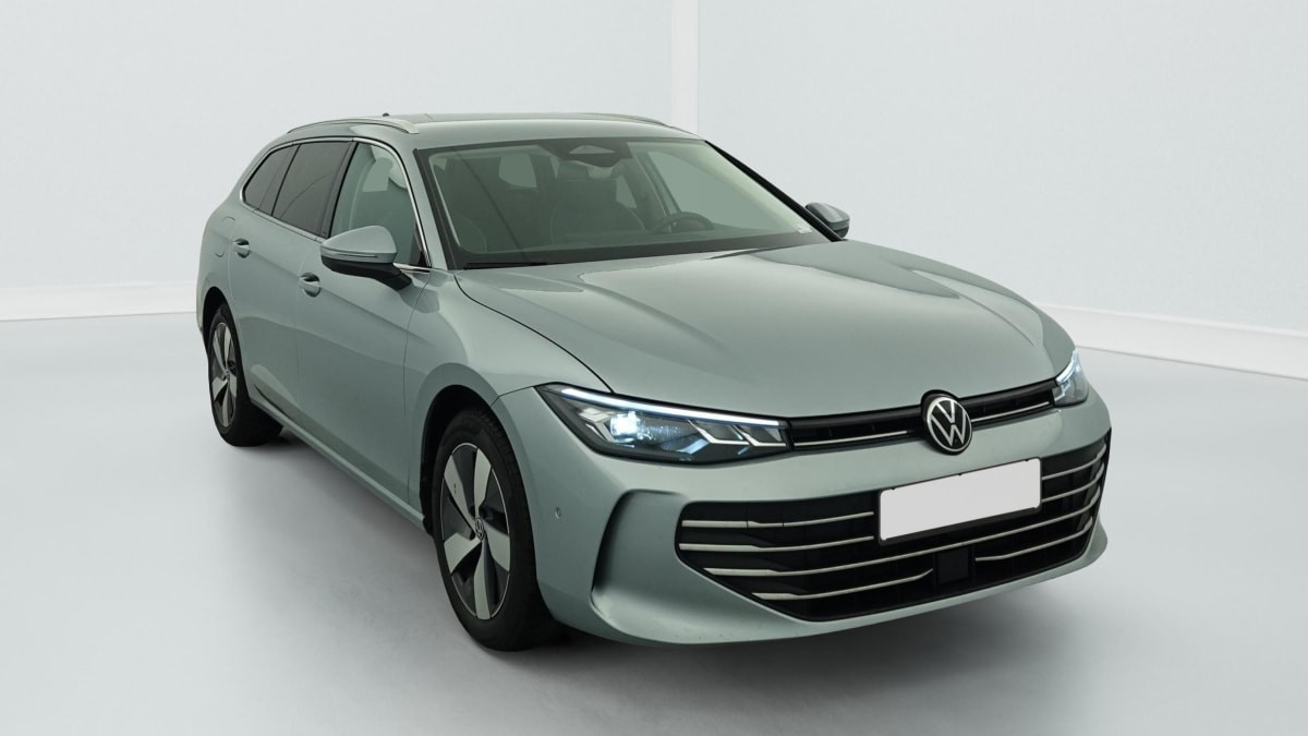 Volkswagen Passat 2.0 TDI EVO SCR 150 DSG7 Life Plus occasion de 2024 en vente à Rennes